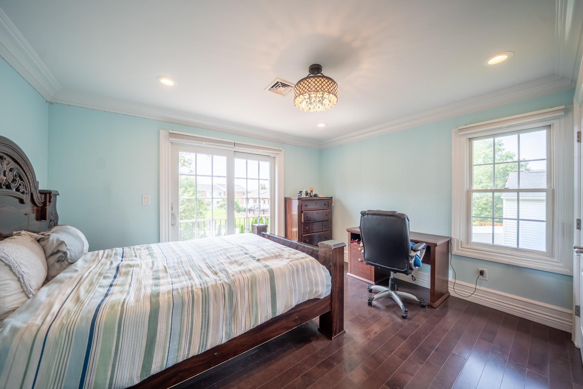 Single Family Burke  Nassau County, NY 11753, MLS-878785-31