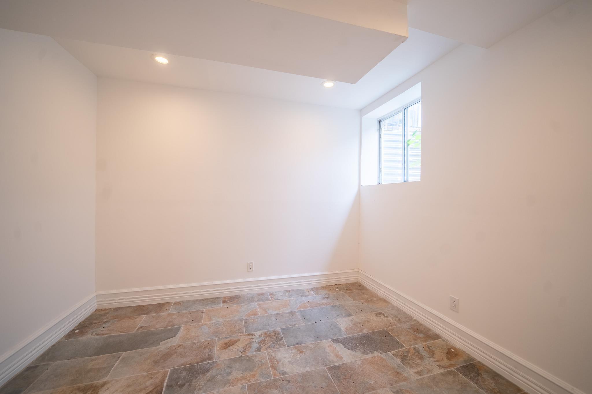 Single Family Burke  Nassau County, NY 11753, MLS-878785-41