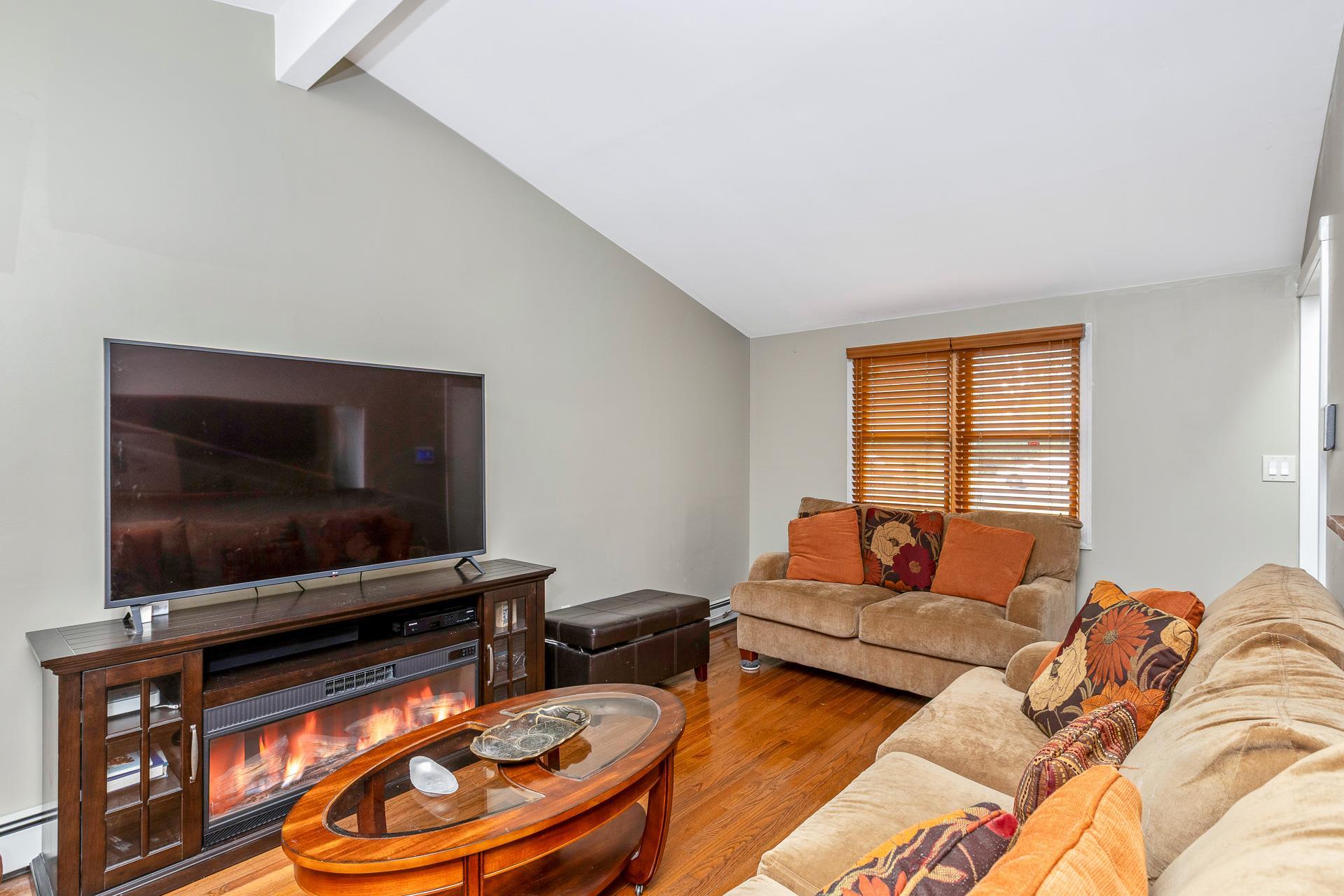 Single Family Riverside  Suffolk County, NY 11951, MLS-878834-10