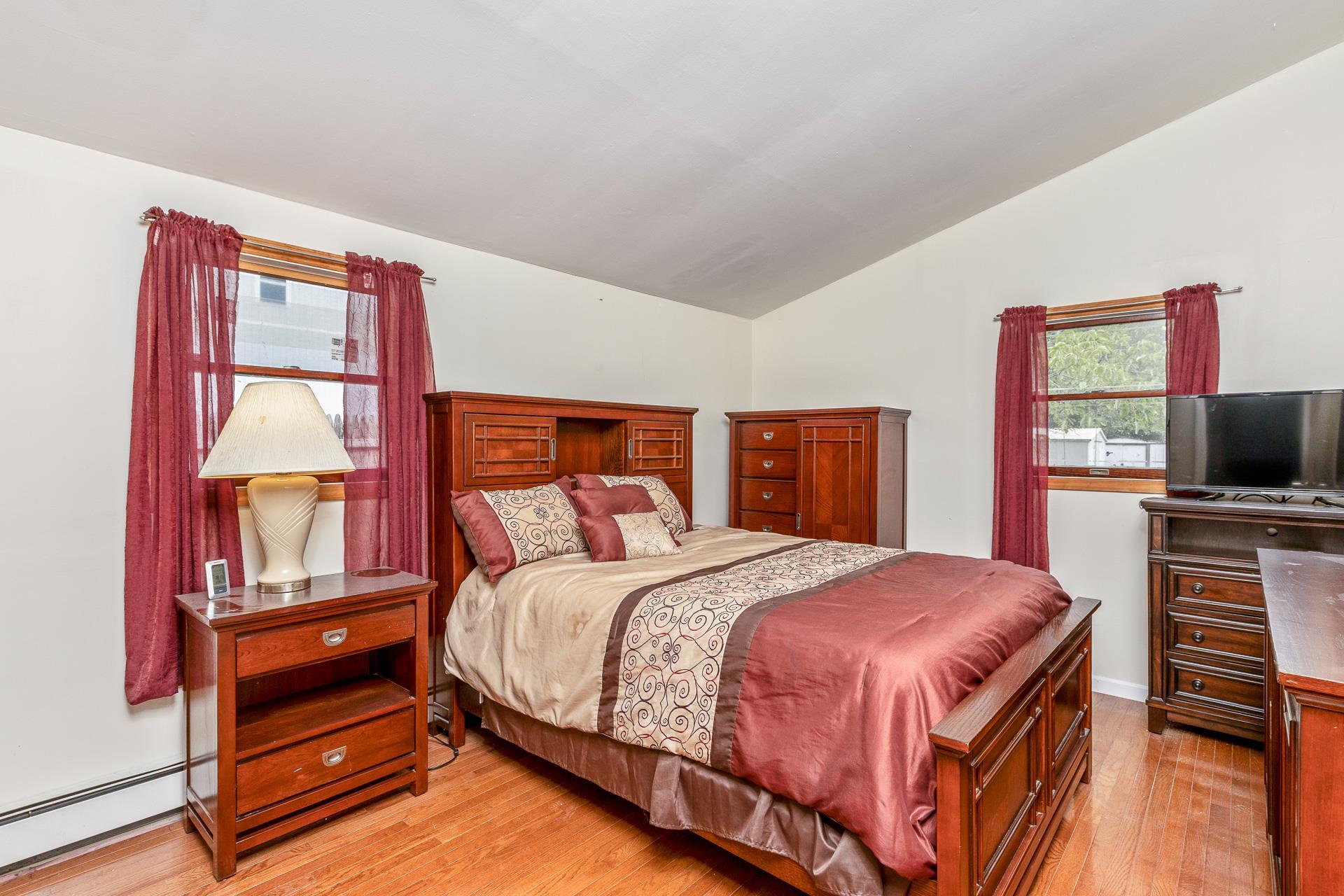 Single Family Riverside  Suffolk County, NY 11951, MLS-878834-21