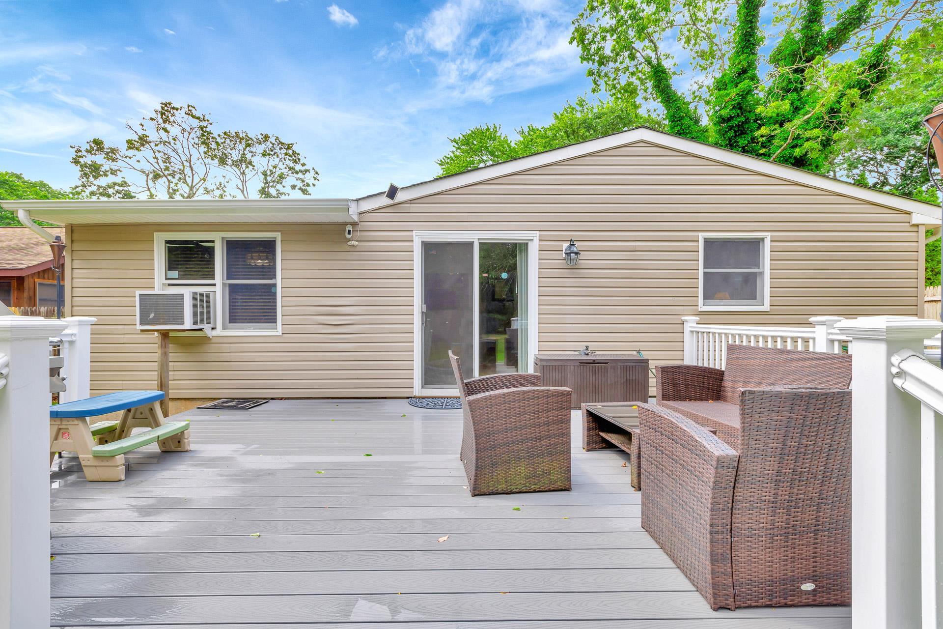 Single Family Riverside  Suffolk County, NY 11951, MLS-878834-26