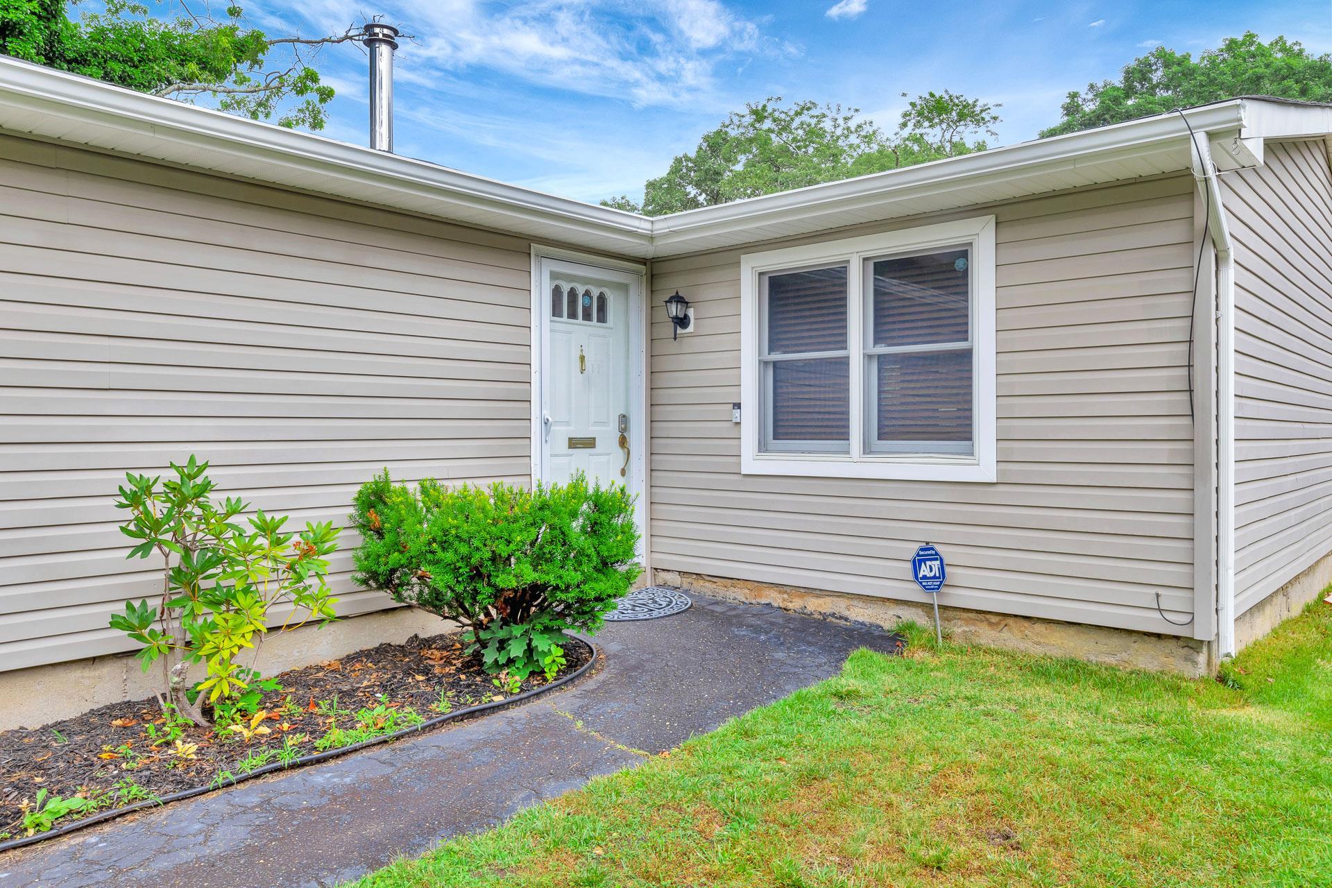 Single Family Riverside  Suffolk County, NY 11951, MLS-878834-3