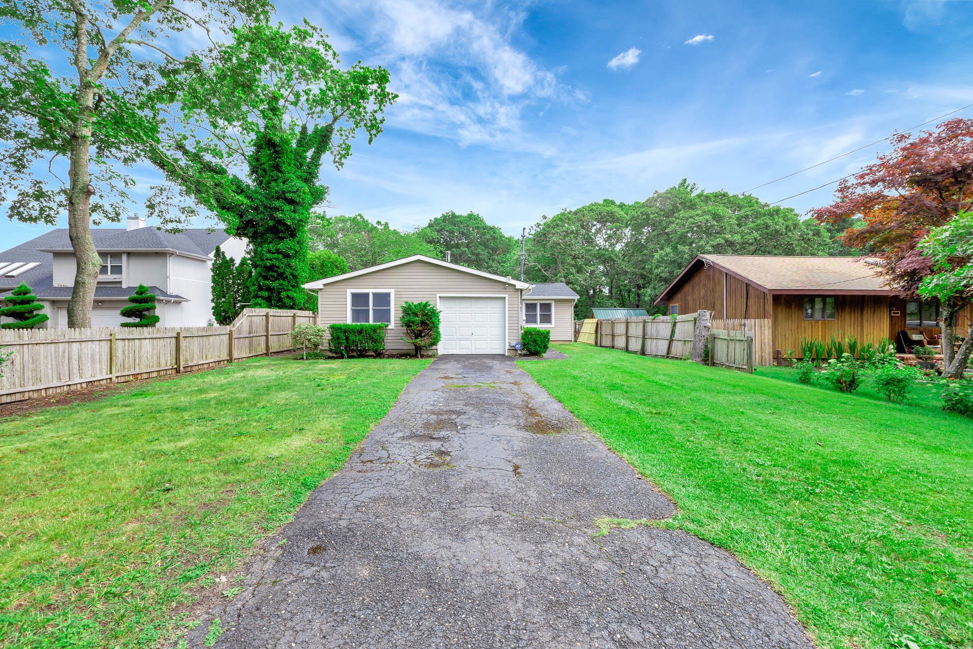 Single Family Riverside  Suffolk County, NY 11951, MLS-878834-31