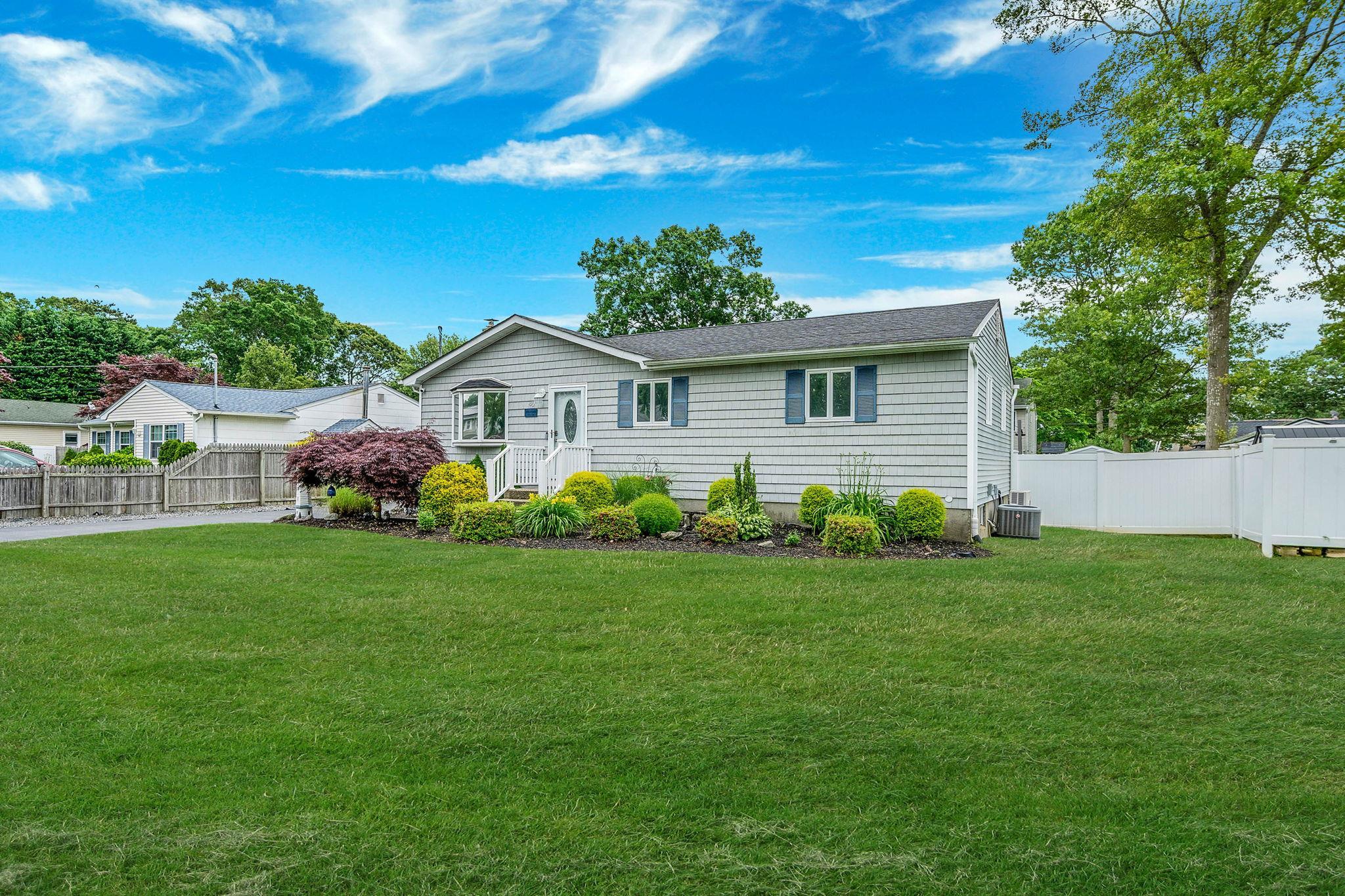 Single Family Breston  Suffolk County, NY 11967, MLS-878838-2
