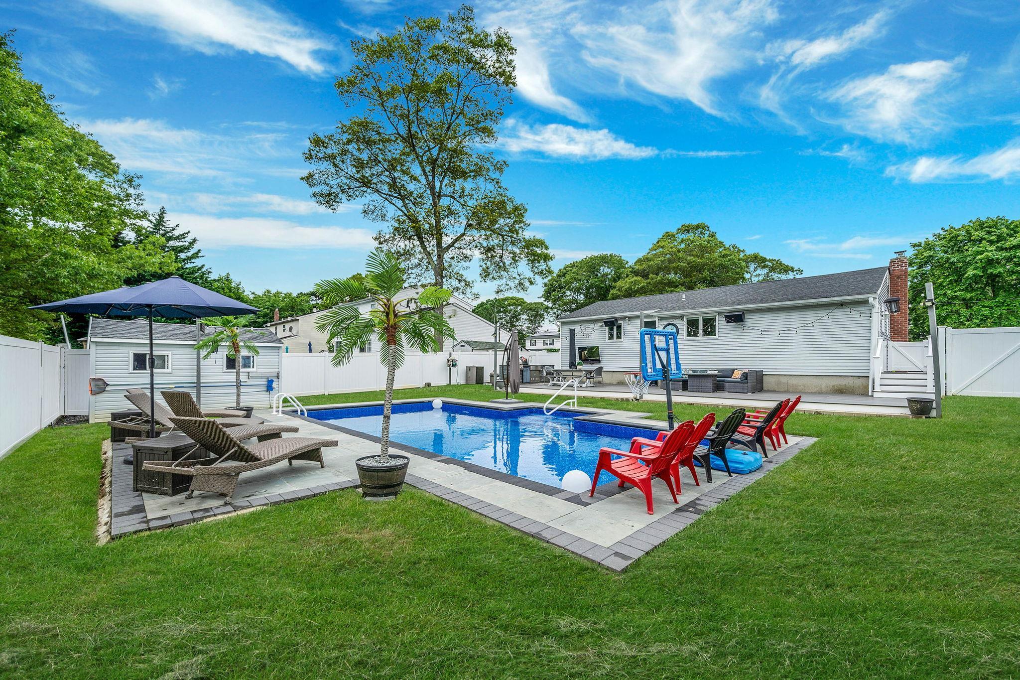 Single Family Breston  Suffolk County, NY 11967, MLS-878838-28