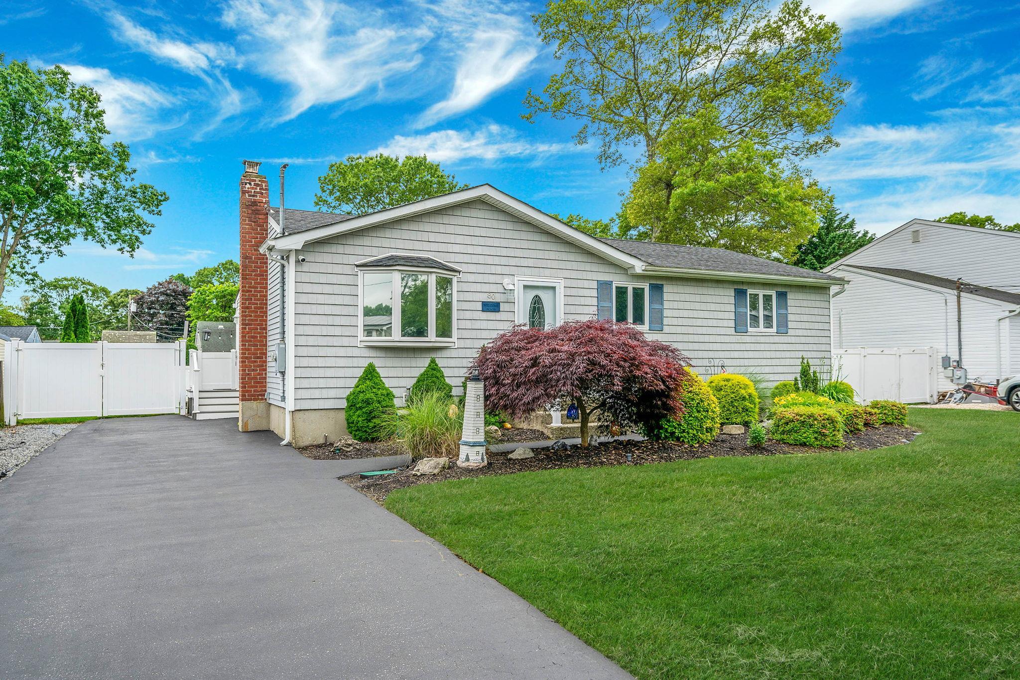 Single Family Breston  Suffolk County, NY 11967, MLS-878838-3