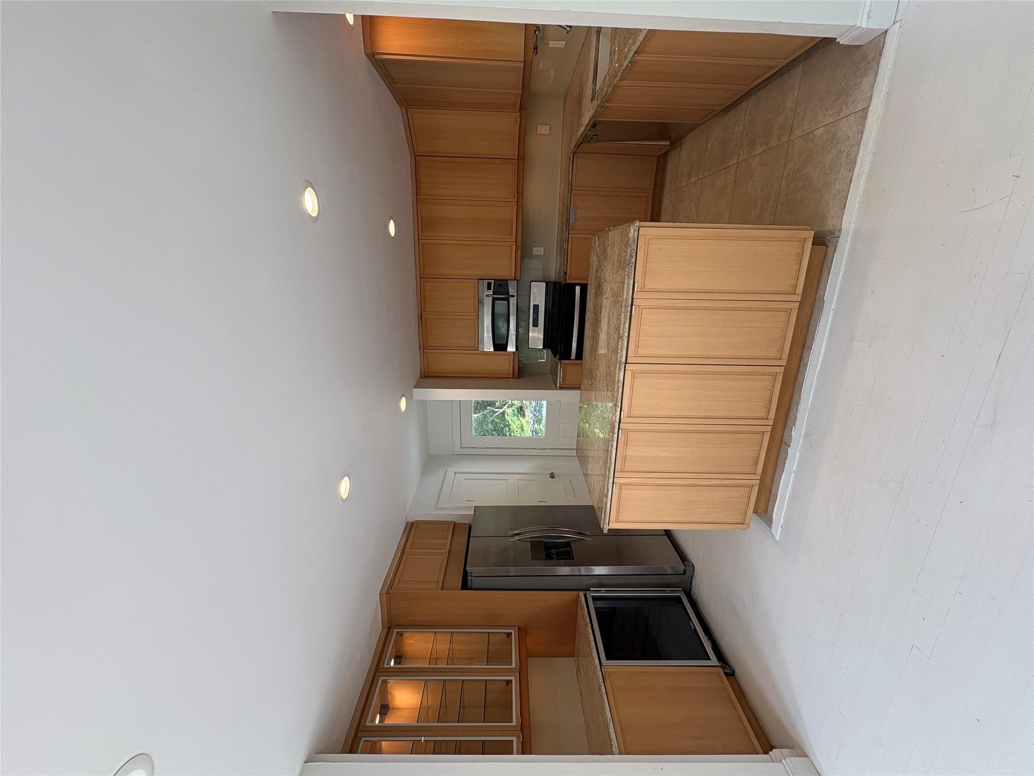 Single Family Roses Grove  Suffolk County, NY 11976, MLS-878847-8