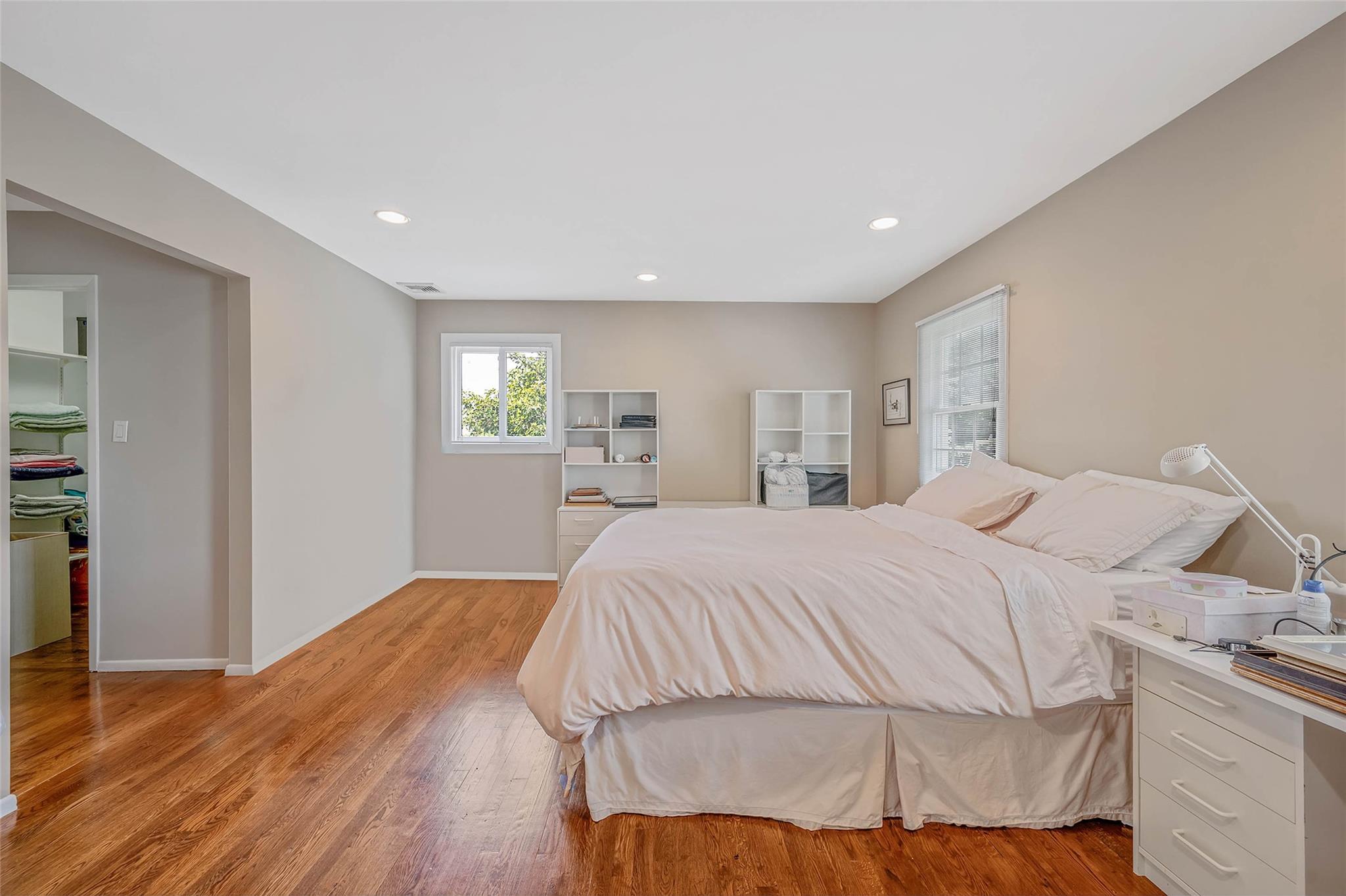 Single Family Bayview  Nassau County, NY 11758, MLS-878848-37
