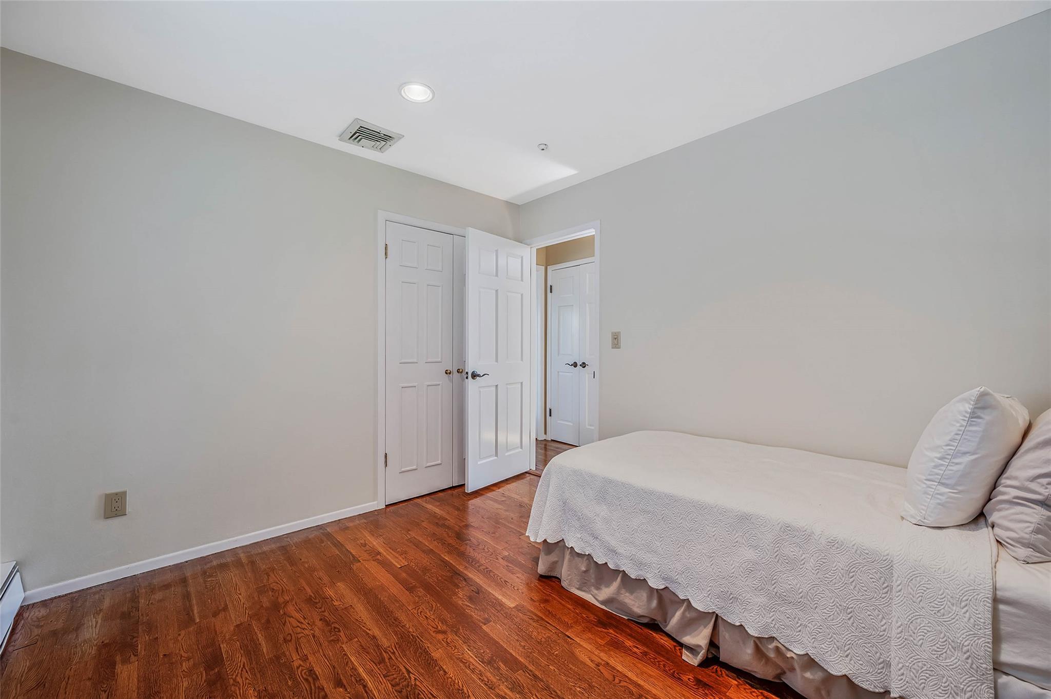 Single Family Bayview  Nassau County, NY 11758, MLS-878848-43