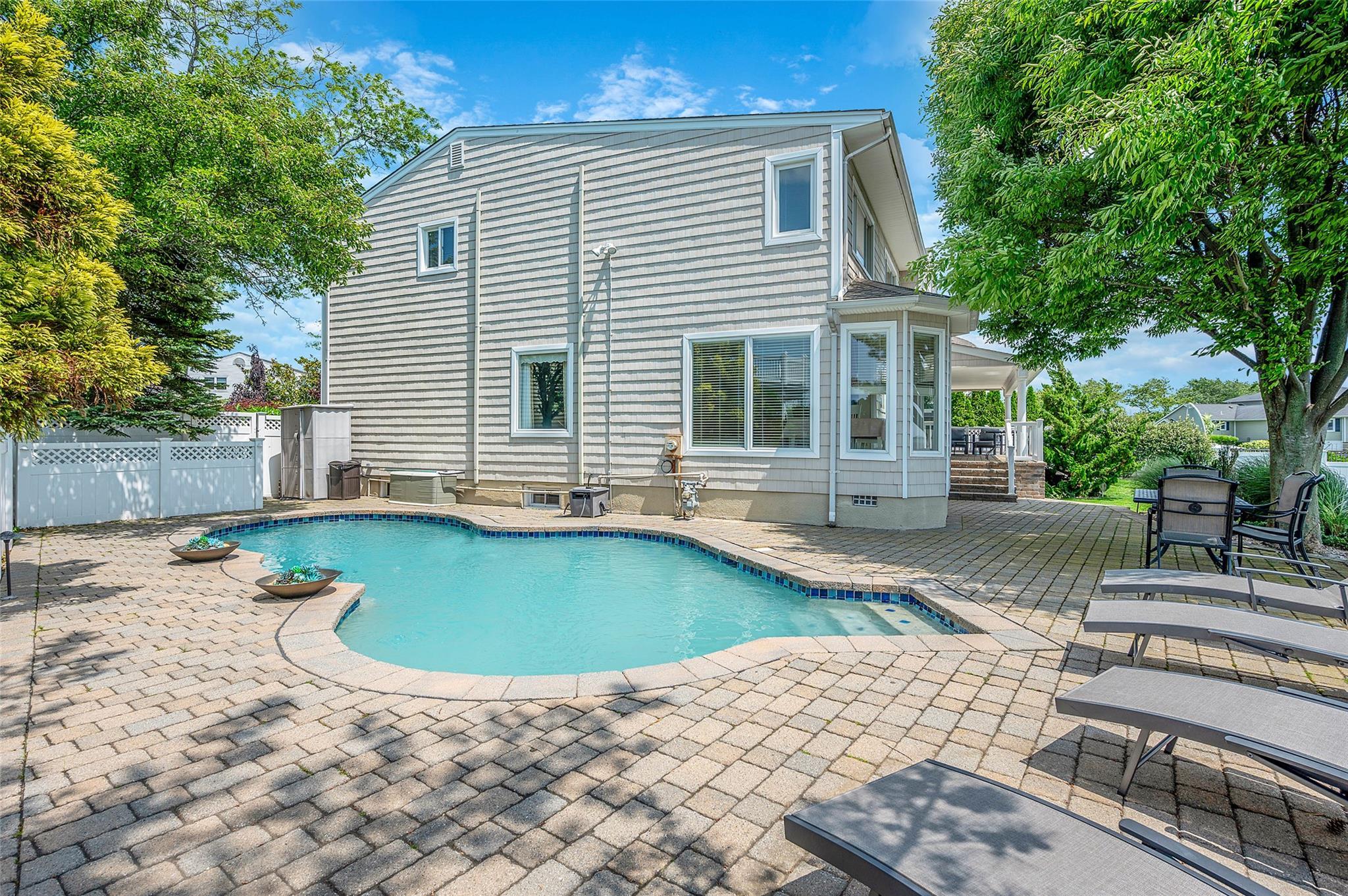 Single Family Bayview  Nassau County, NY 11758, MLS-878848-8
