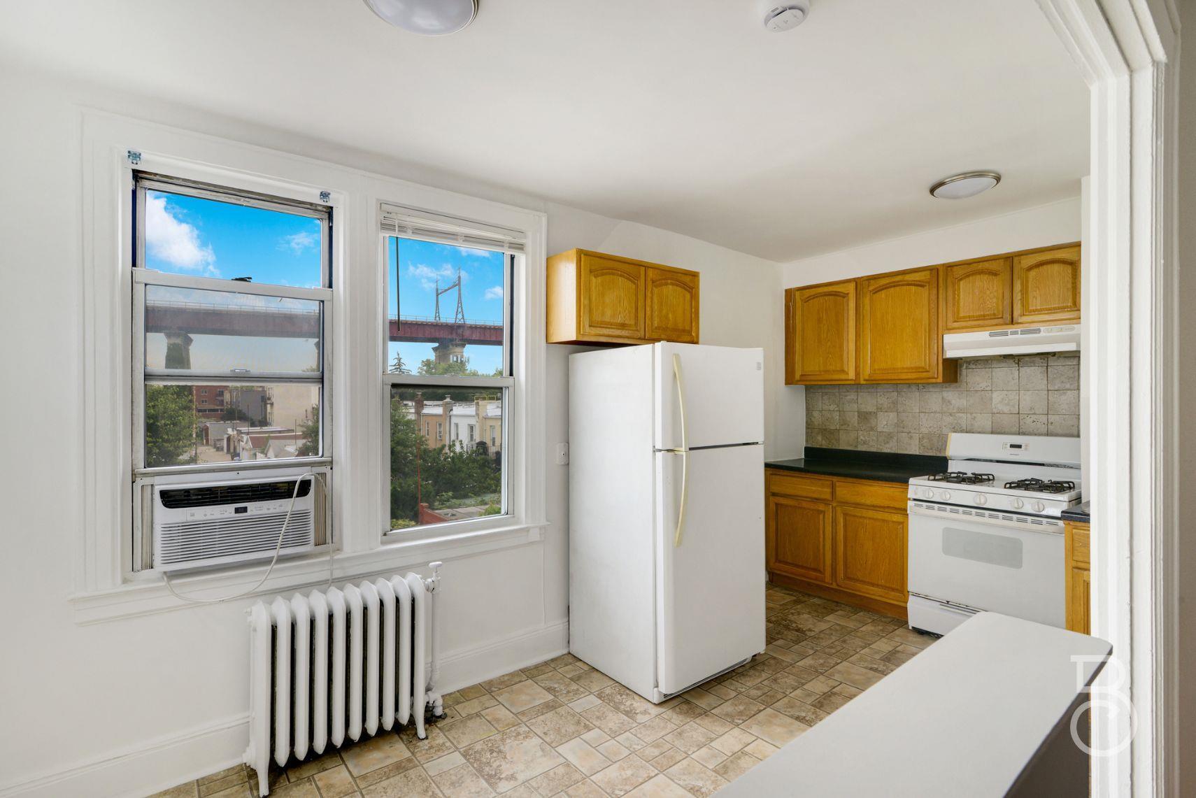 Single Family Ditmars  Queens, NY 11105, MLS-878855-4