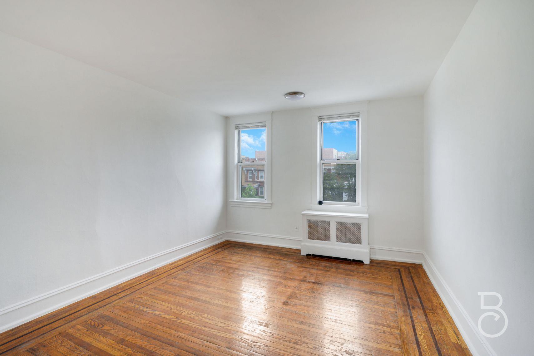 Single Family Ditmars  Queens, NY 11105, MLS-878855-8