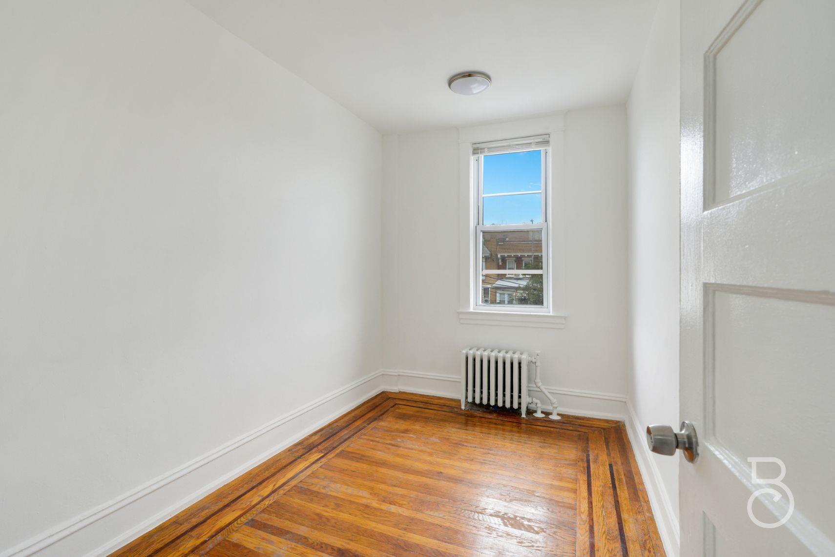 Single Family Ditmars  Queens, NY 11105, MLS-878855-9