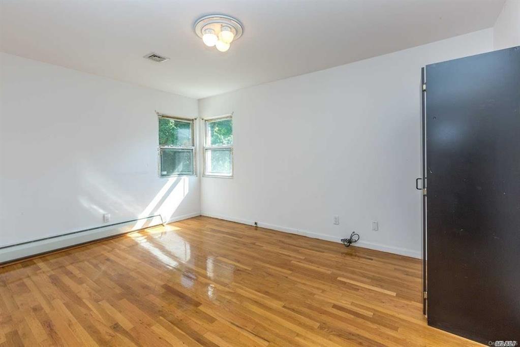 Single Family Birmington  Queens, NY 11364, MLS-878886-10
