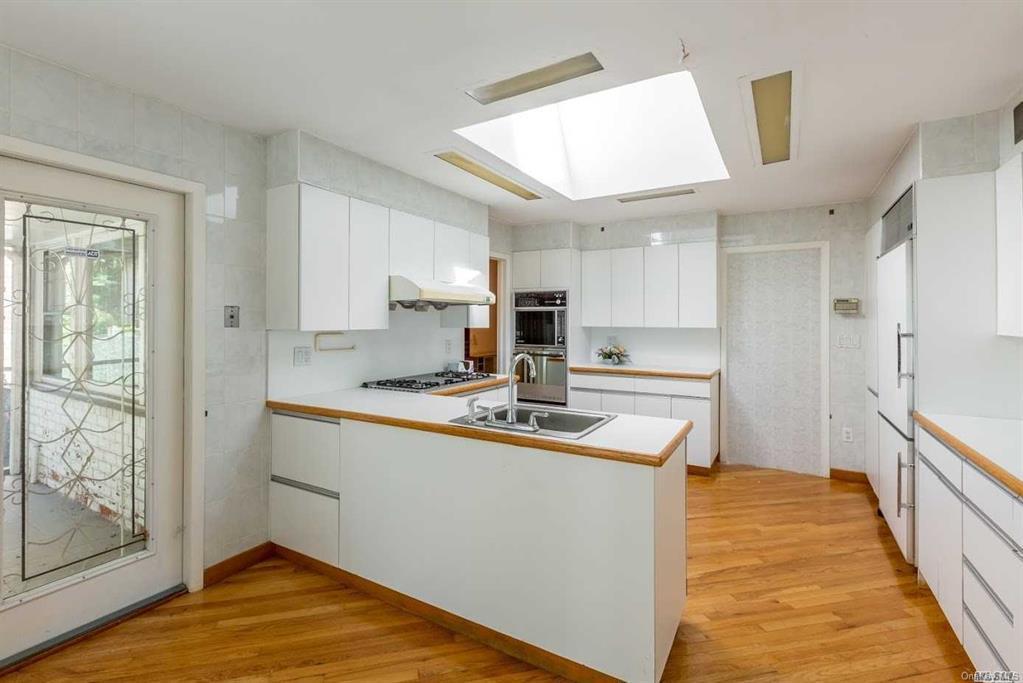 Single Family Birmington  Queens, NY 11364, MLS-878886-7