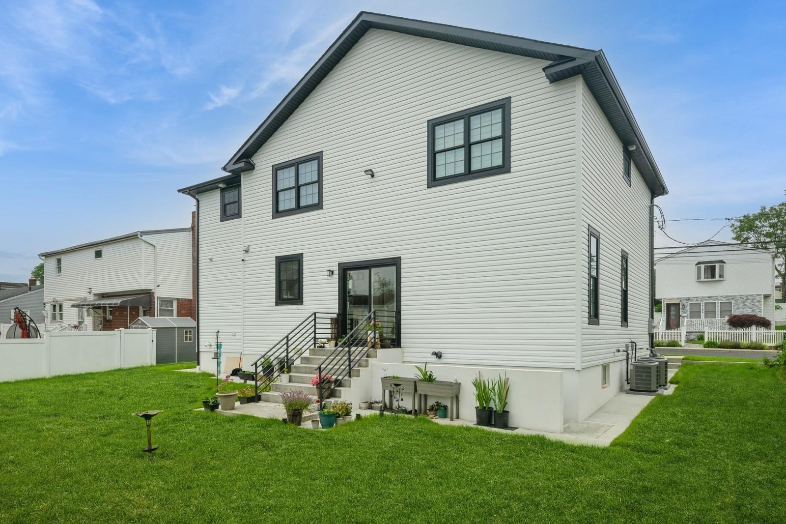 Single Family Marguerite Ave  Nassau County, NY 11001, MLS-878896-37