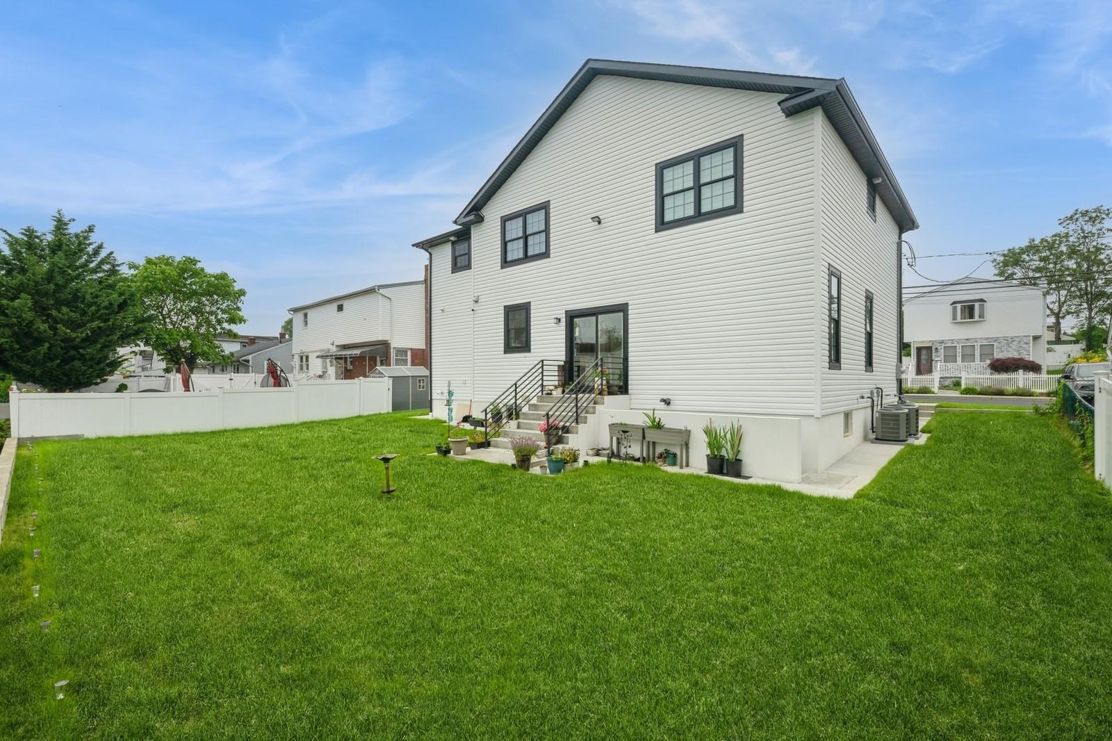 Single Family Marguerite Ave  Nassau County, NY 11001, MLS-878896-38