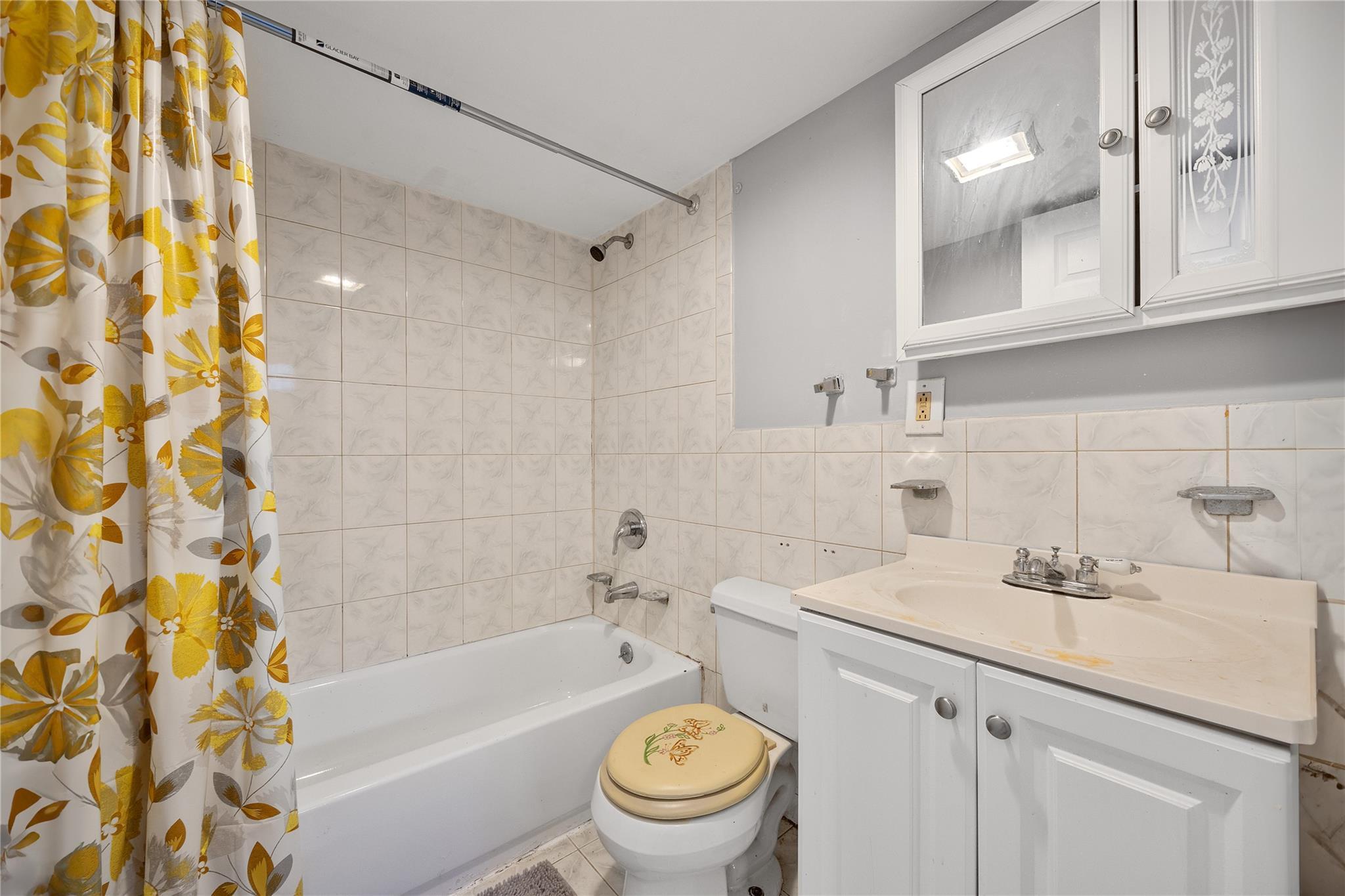 Single Family Gunther  Bronx, NY 10469, MLS-878899-10