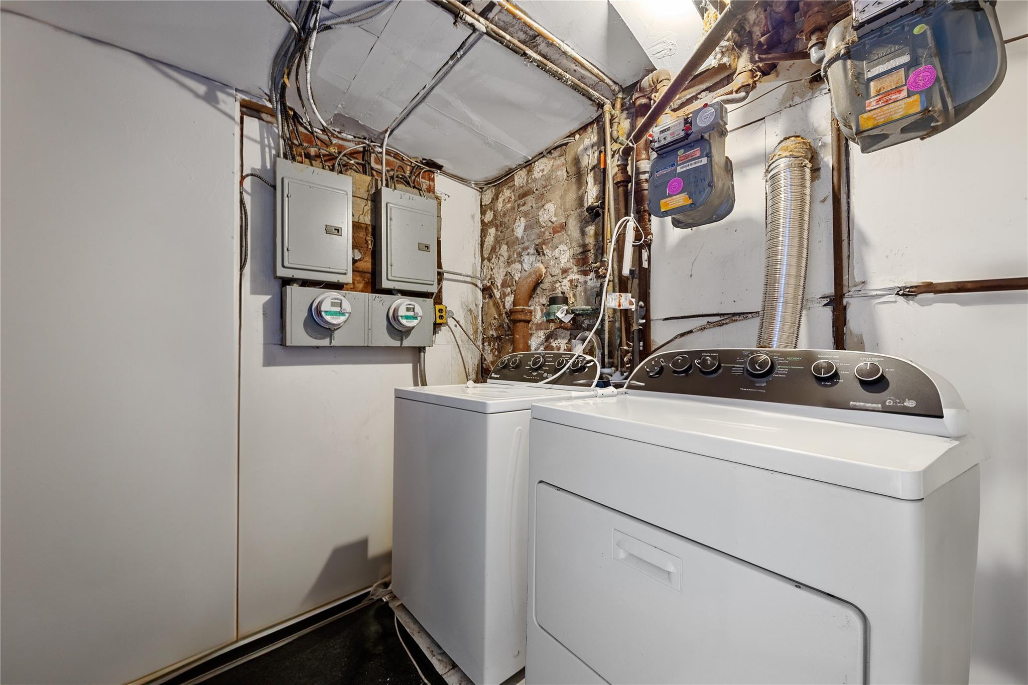Single Family Gunther  Bronx, NY 10469, MLS-878899-11