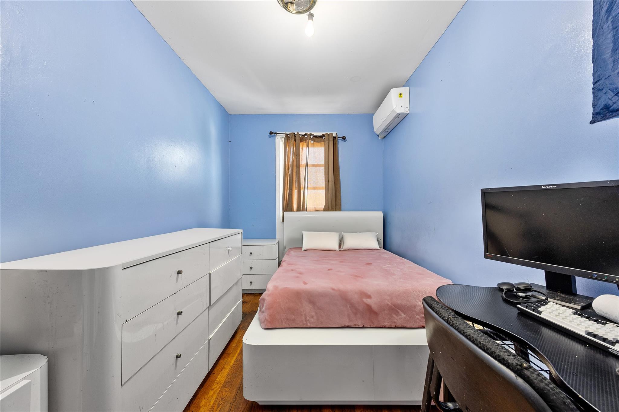 Single Family Gunther  Bronx, NY 10469, MLS-878899-7