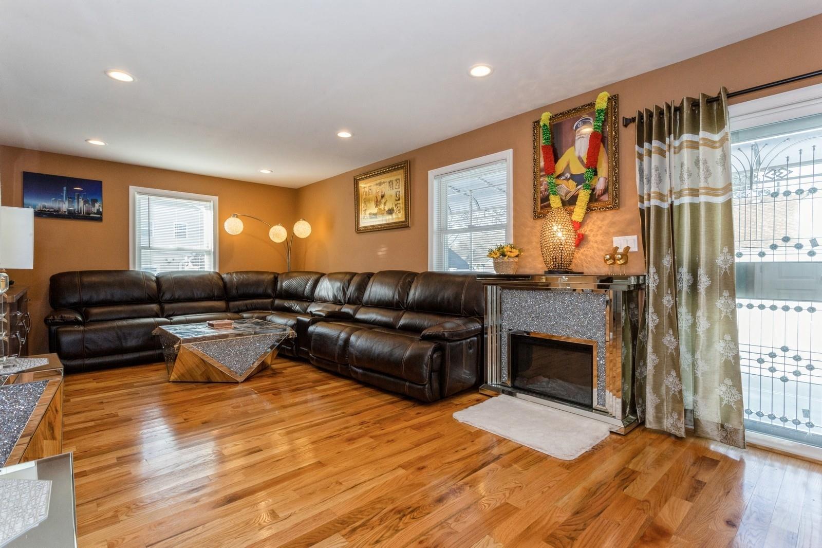 Single Family Emporia  Nassau County, NY 11003, MLS-878905-11