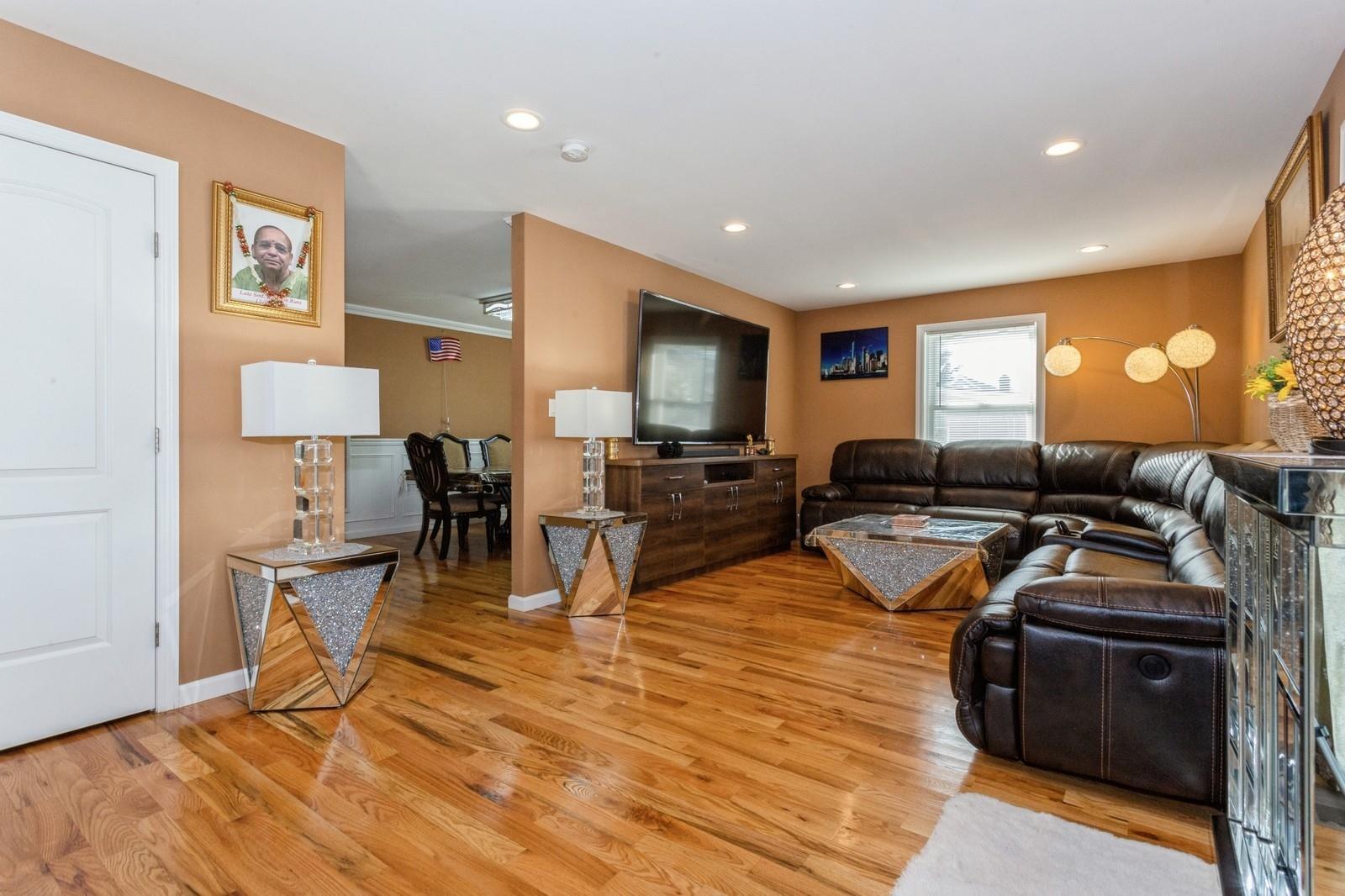 Single Family Emporia  Nassau County, NY 11003, MLS-878905-12