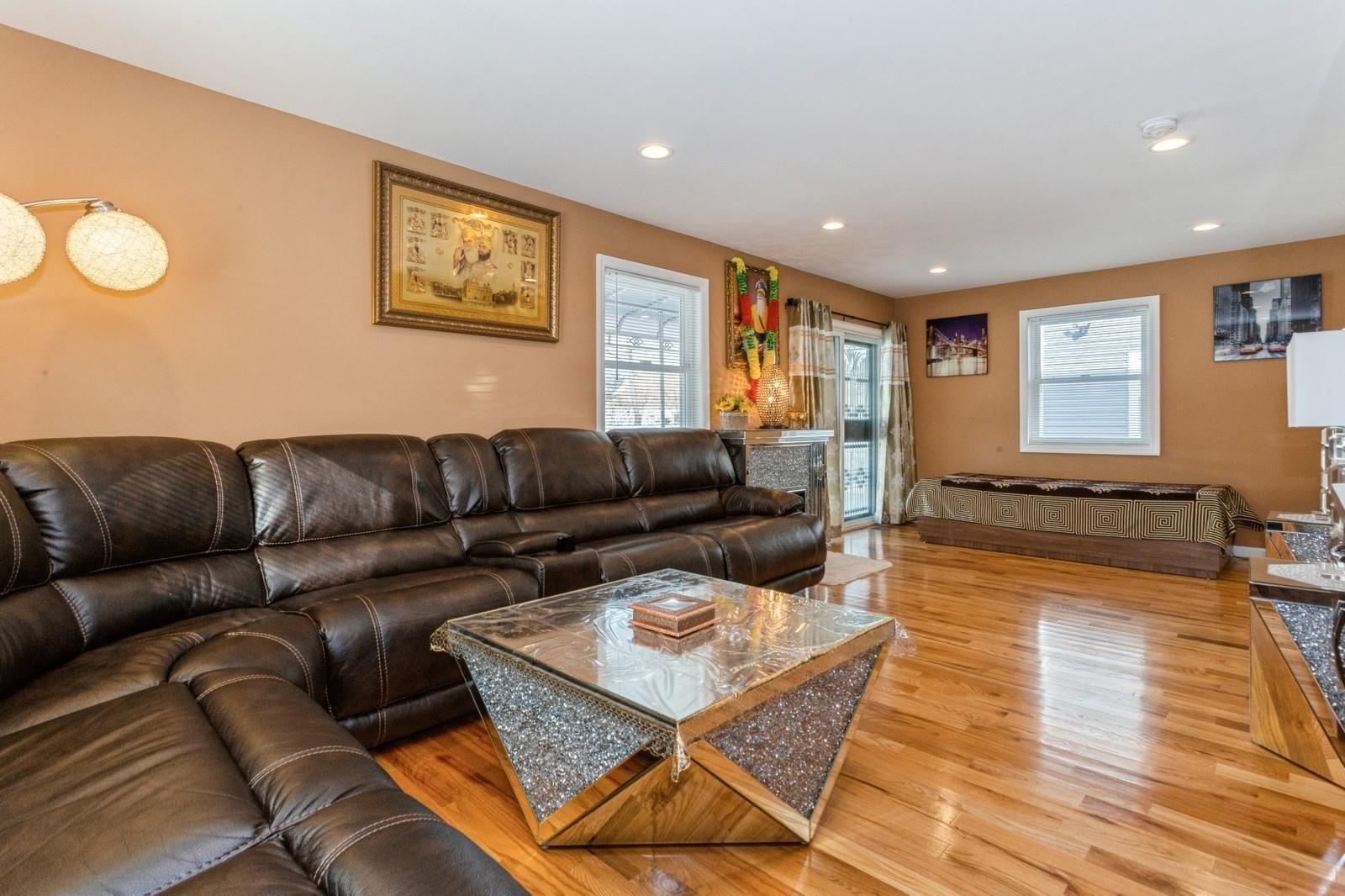 Single Family Emporia  Nassau County, NY 11003, MLS-878905-13