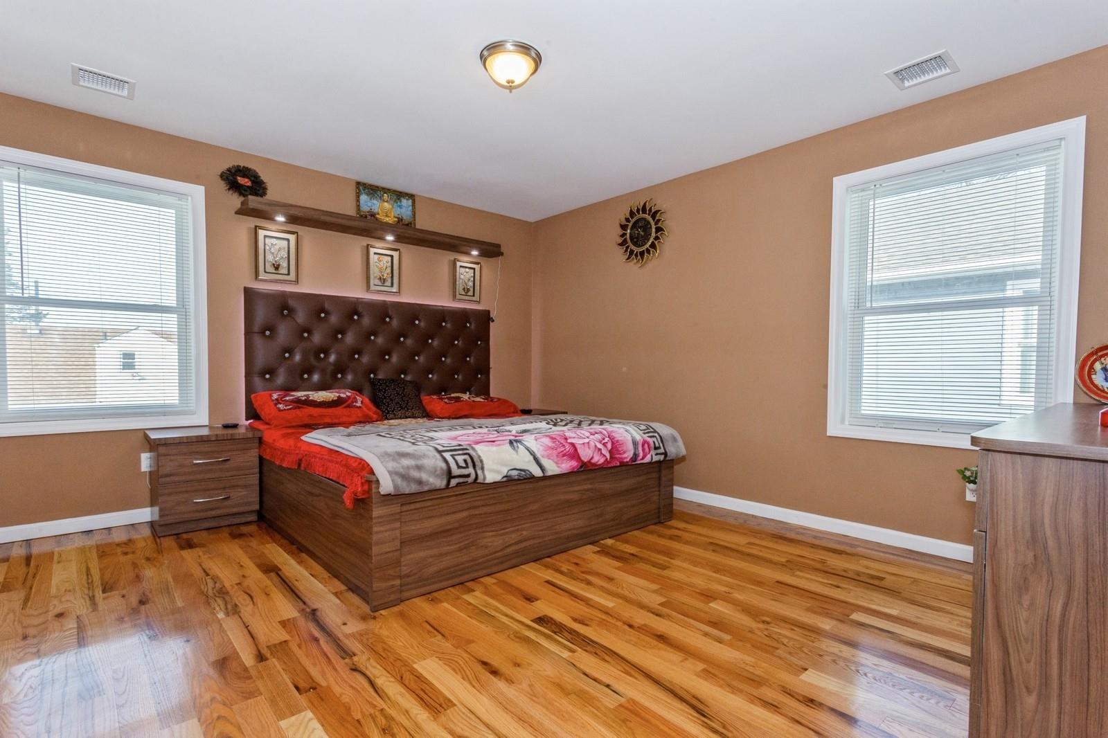 Single Family Emporia  Nassau County, NY 11003, MLS-878905-21