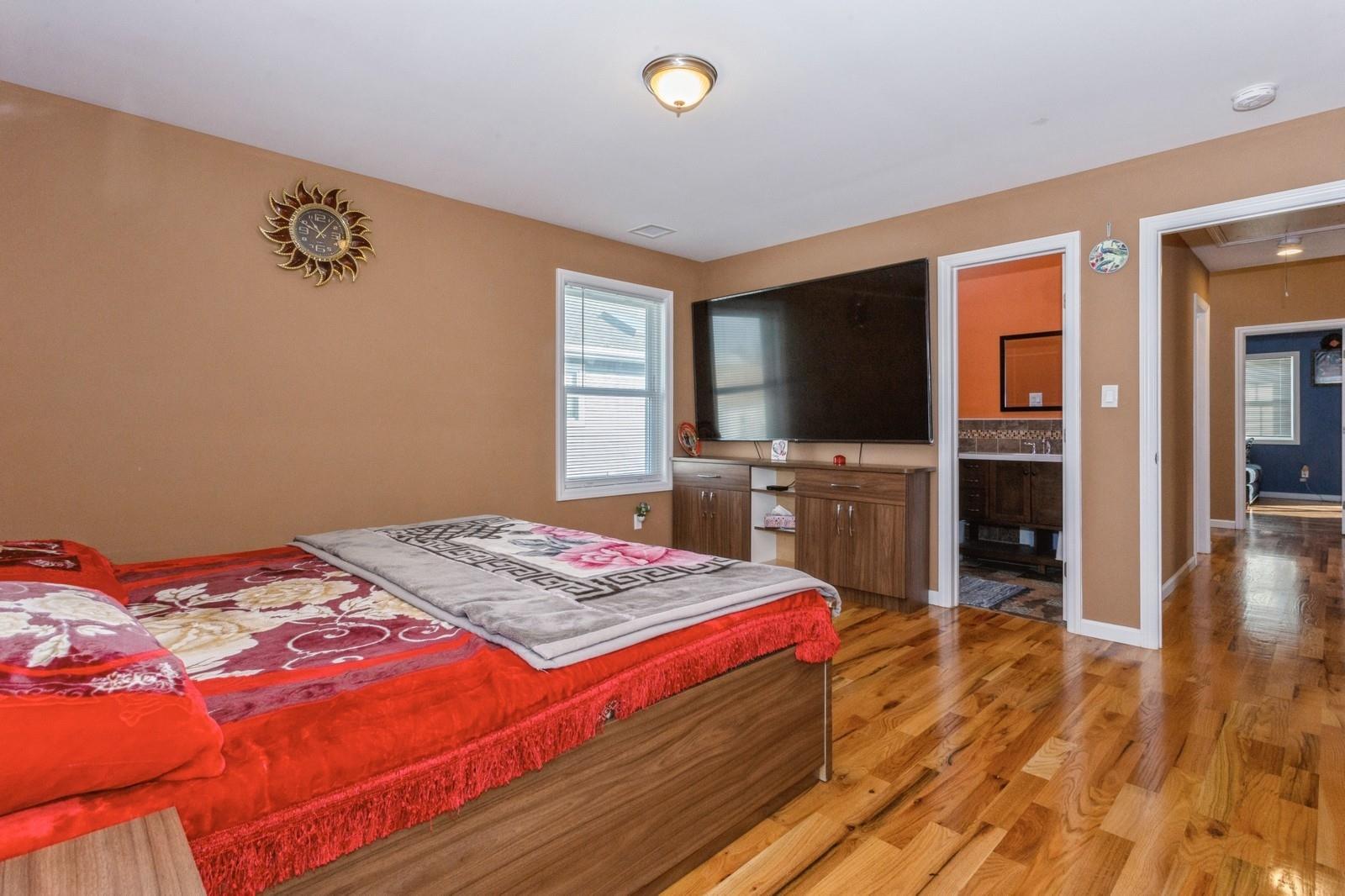 Single Family Emporia  Nassau County, NY 11003, MLS-878905-22