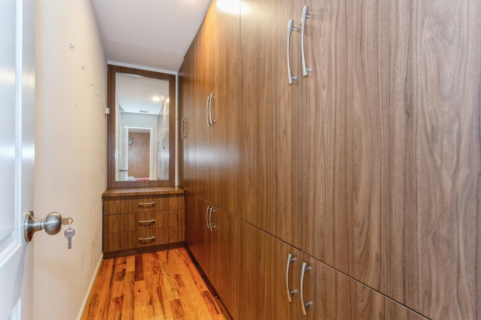 Single Family Emporia  Nassau County, NY 11003, MLS-878905-23