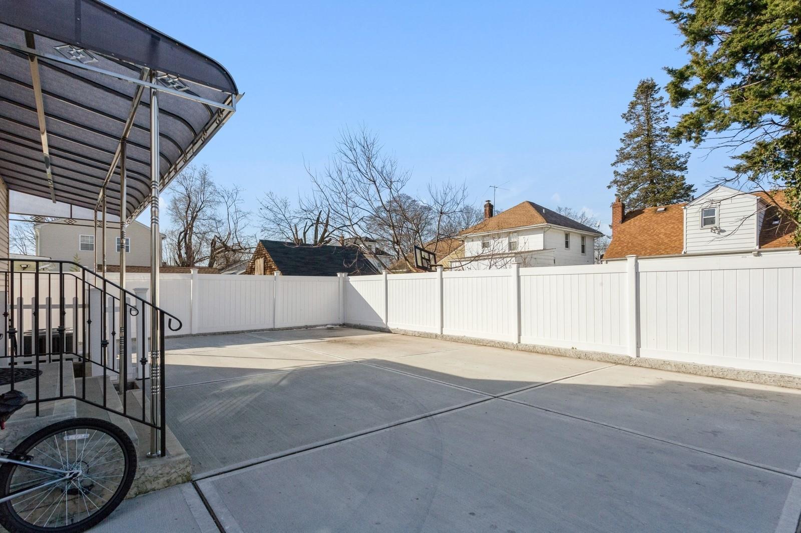 Single Family Emporia  Nassau County, NY 11003, MLS-878905-25