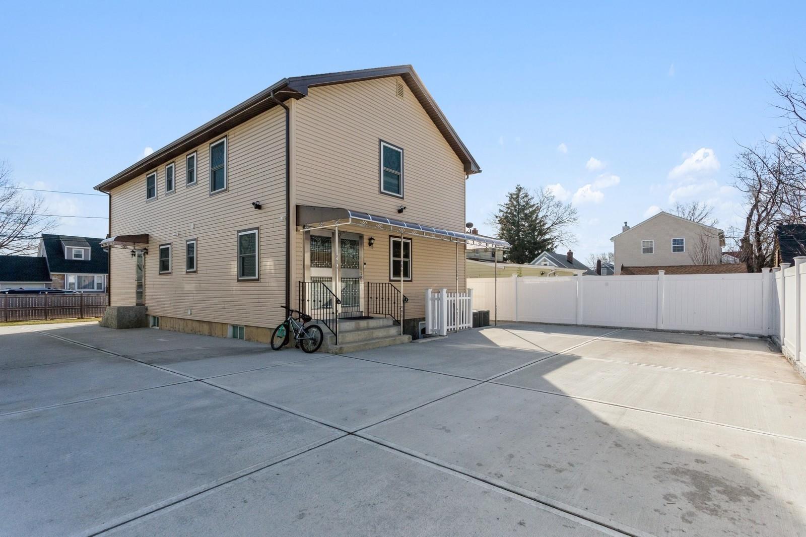 Single Family Emporia  Nassau County, NY 11003, MLS-878905-26