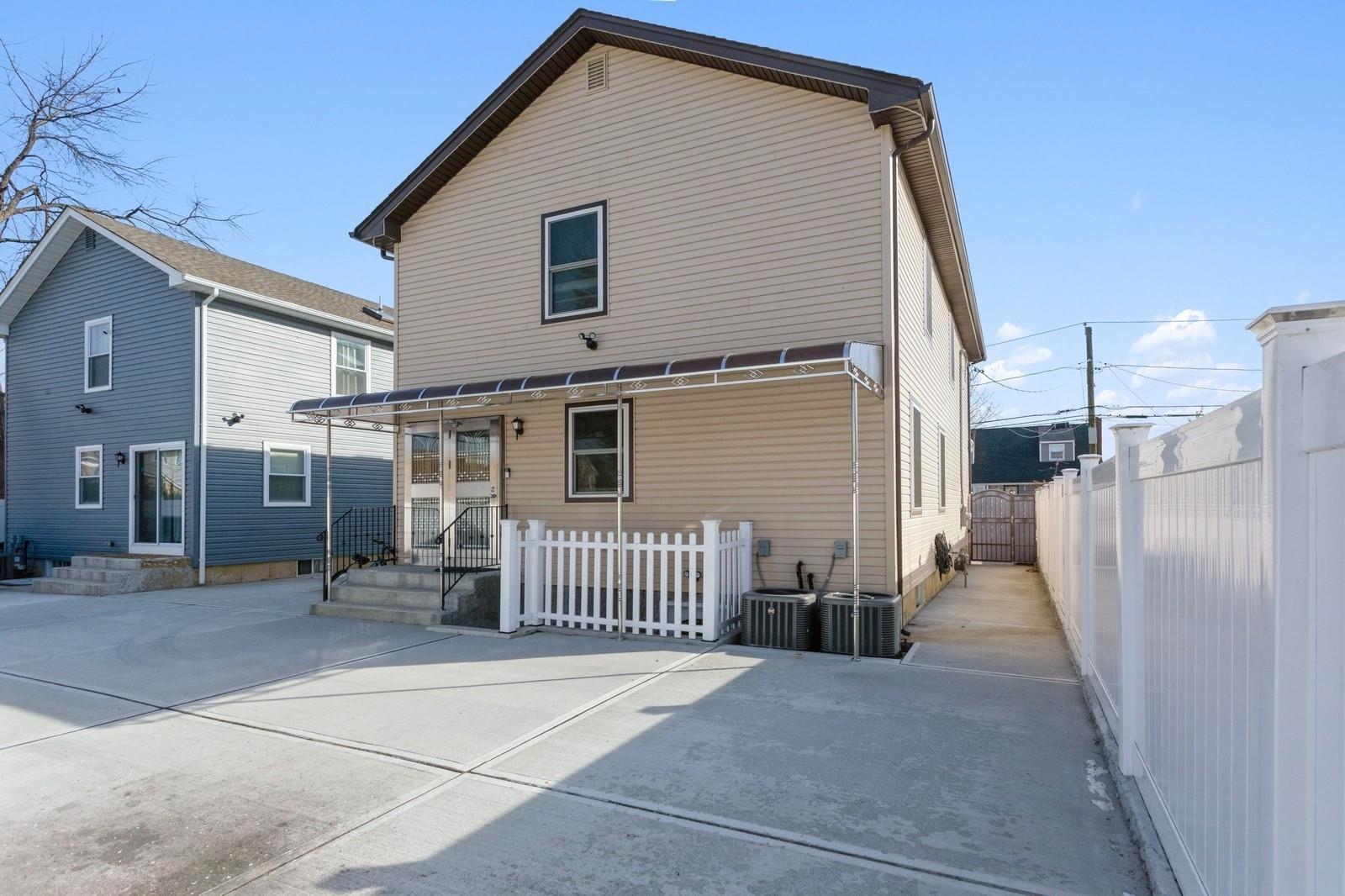 Single Family Emporia  Nassau County, NY 11003, MLS-878905-27