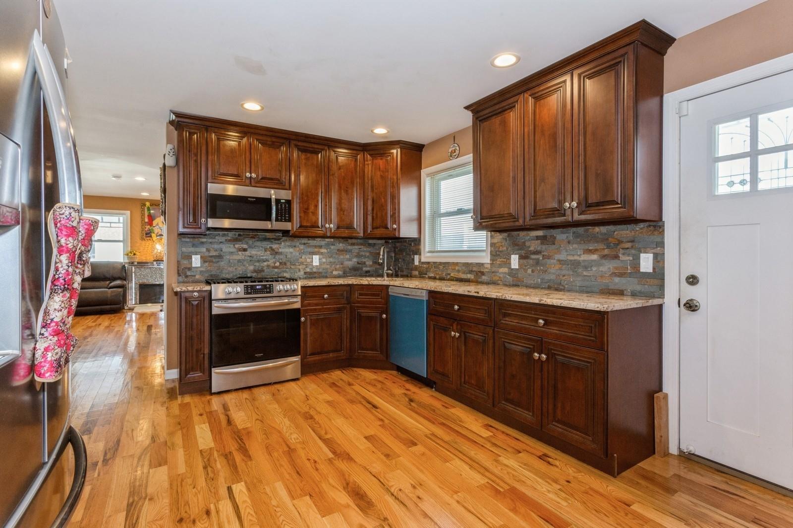 Single Family Emporia  Nassau County, NY 11003, MLS-878905-5