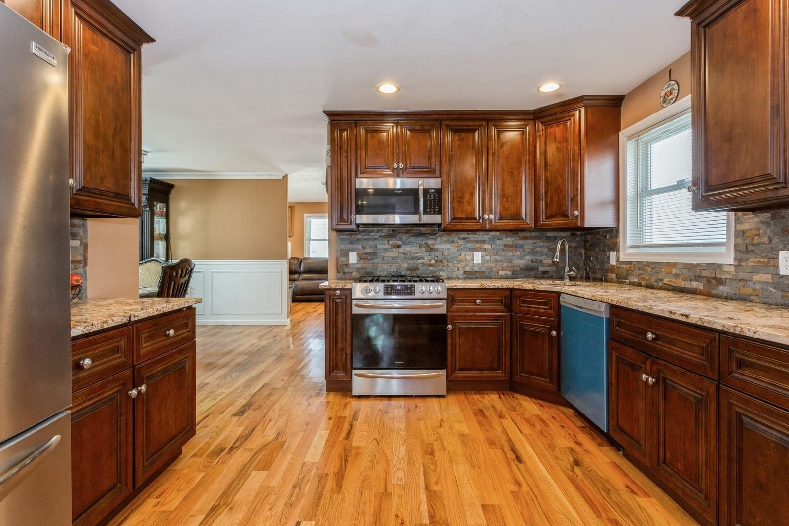 Single Family Emporia  Nassau County, NY 11003, MLS-878905-6