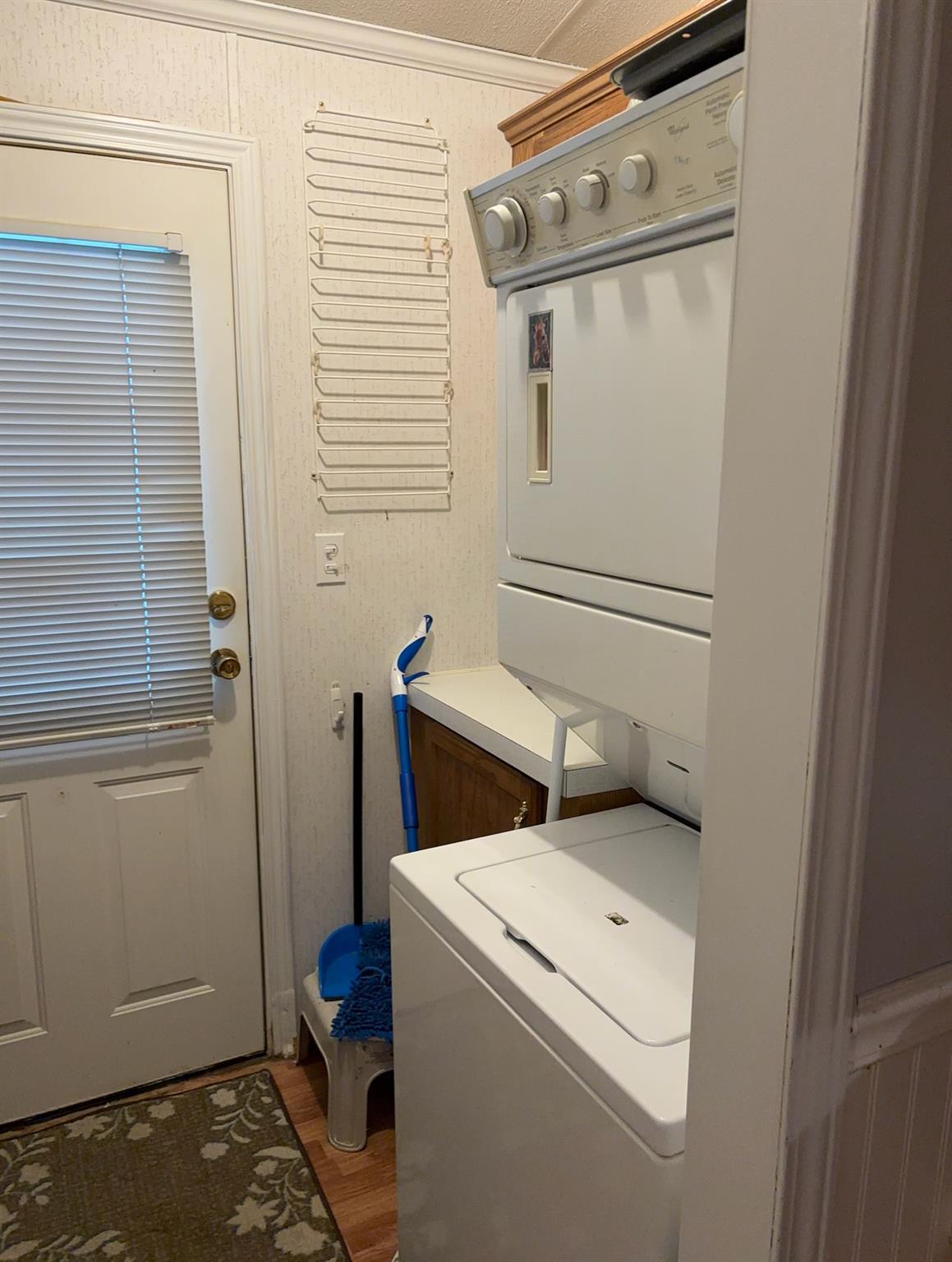Single Family Old Country Rd  Suffolk County, NY 11901, MLS-878931-18