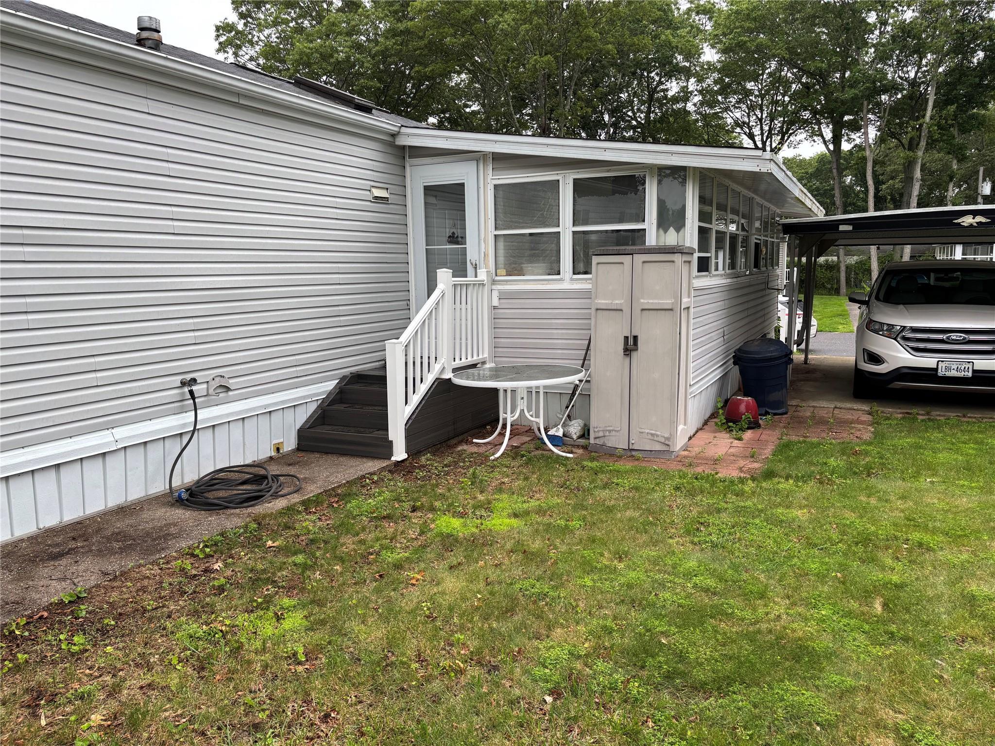 Single Family Old Country Rd  Suffolk County, NY 11901, MLS-878931-4