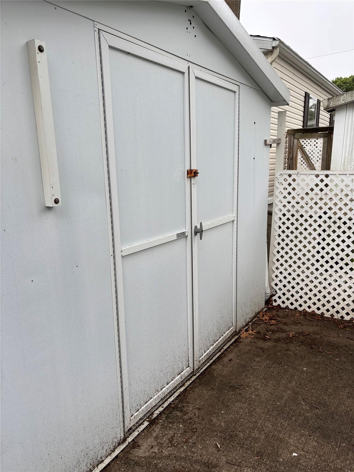 Single Family Old Country Rd  Suffolk County, NY 11901, MLS-878931-5
