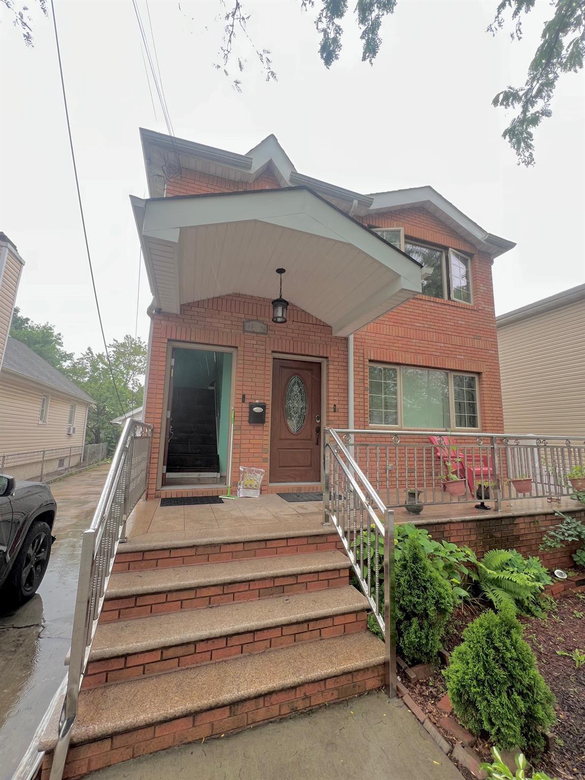 Single Family 225th  Queens, NY 11413, MLS-878932-3