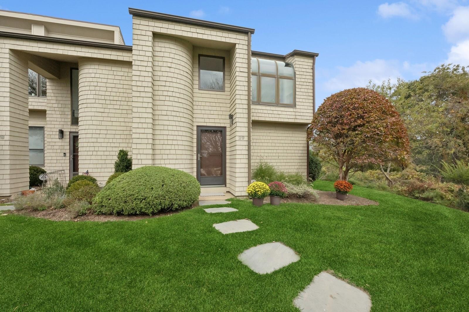 Condo S Fulton Dr  Suffolk County, NY 11954, MLS-878948-2