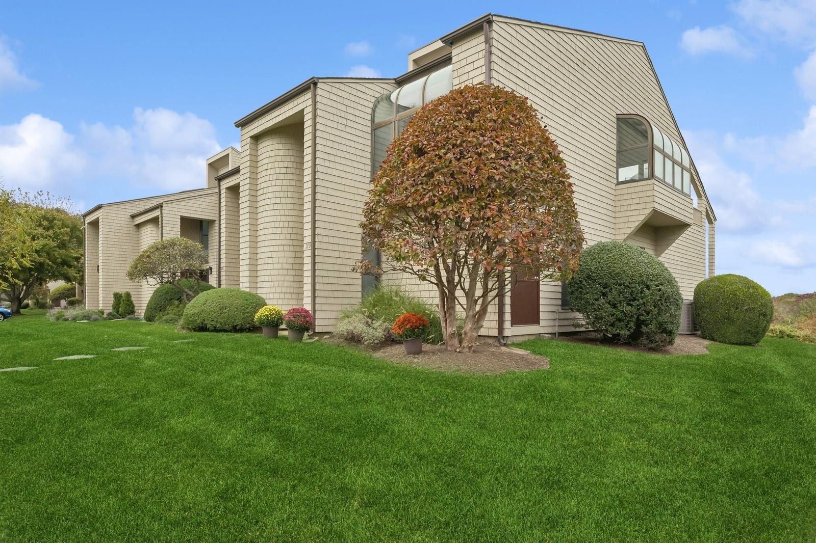 Condo S Fulton Dr  Suffolk County, NY 11954, MLS-878948-35
