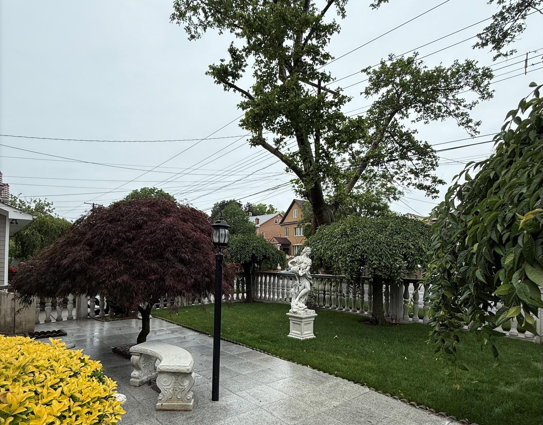 Single Family Bayside Av  Queens, NY 11354, MLS-878952-12