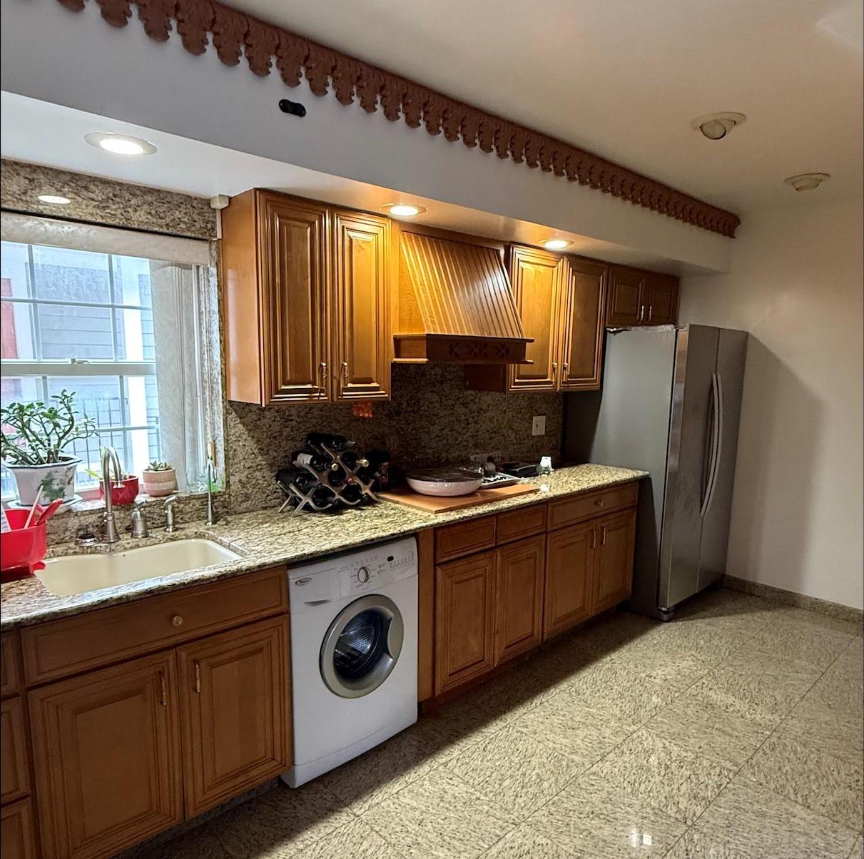 Single Family Bayside Av  Queens, NY 11354, MLS-878952-5