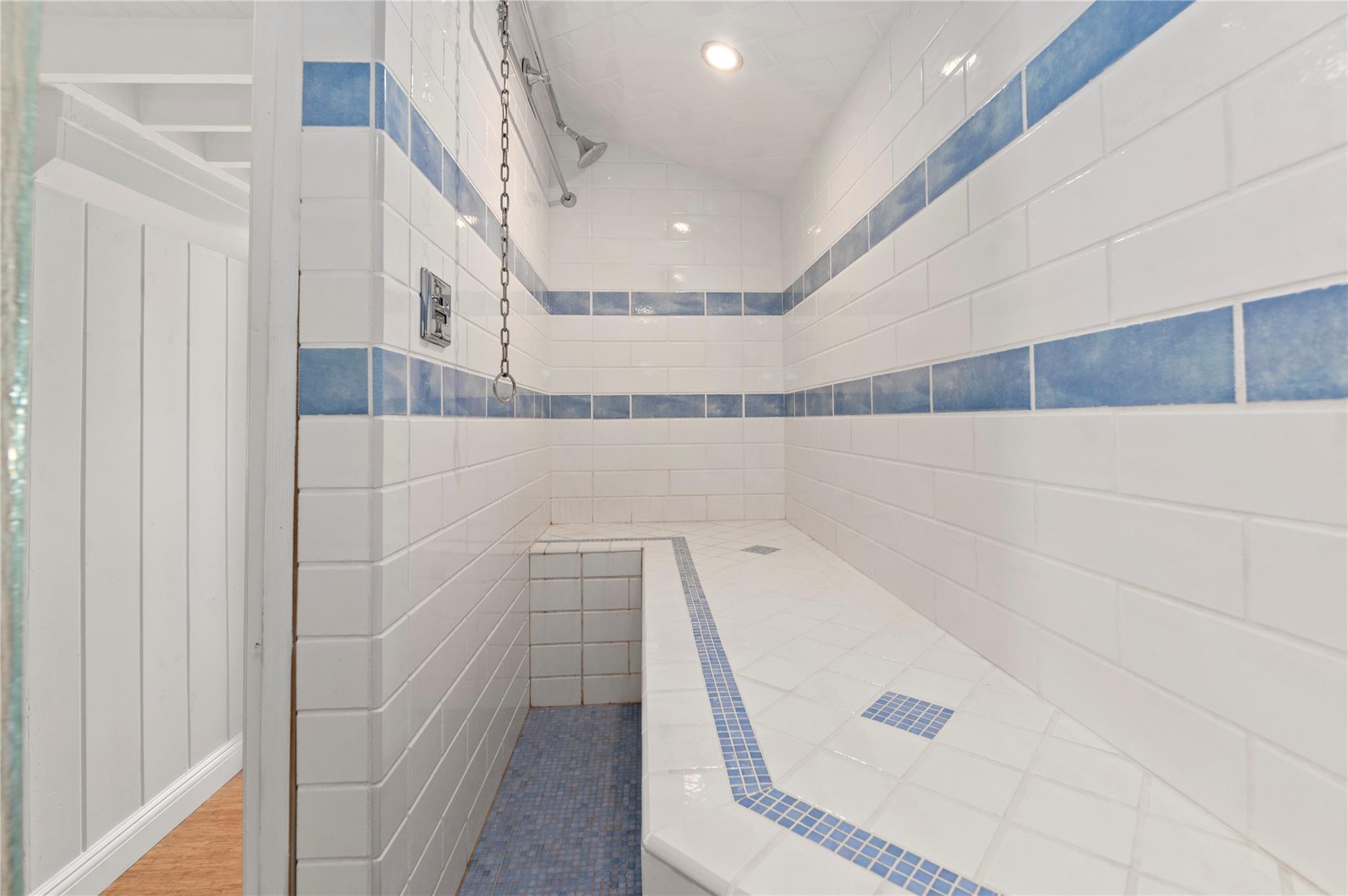 Single Family Bay  Suffolk County, NY 11770, MLS-878963-19