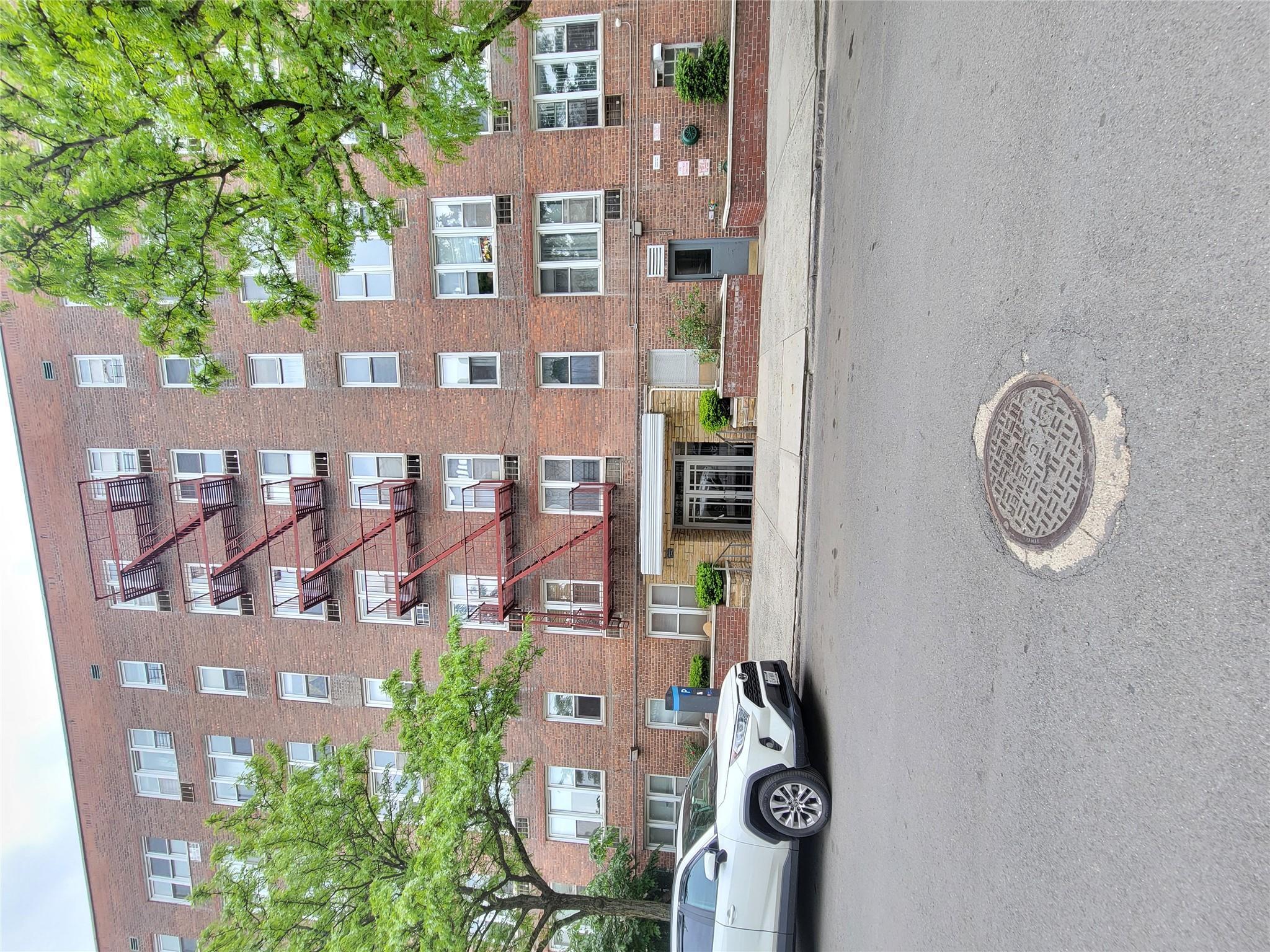 Coop Metropolitan  Bronx, NY 10462, MLS-878969-6