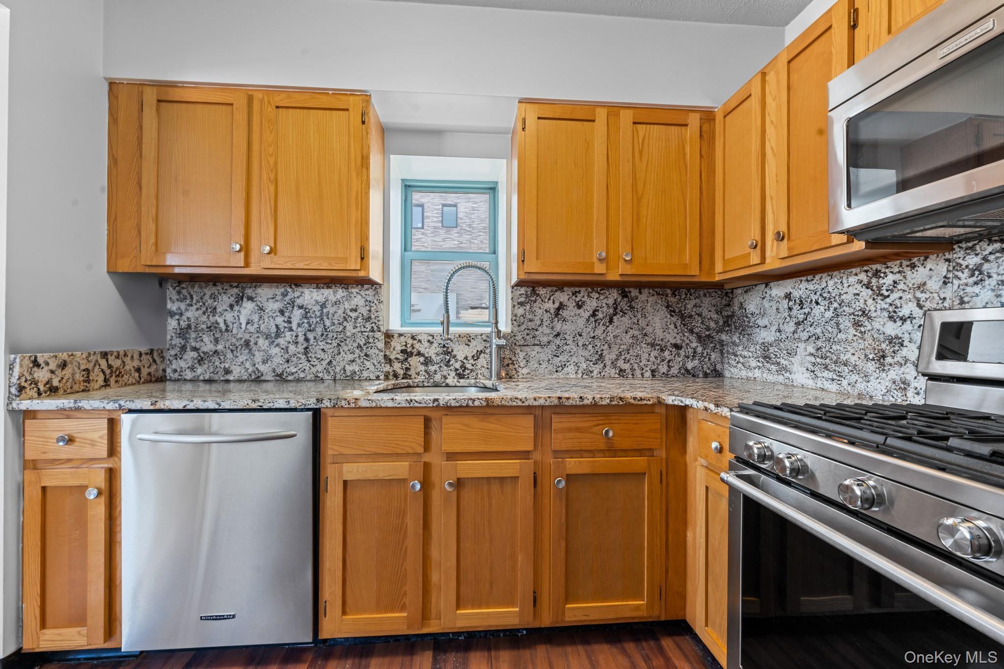 Condo Frederick Douglass  Manhattan, NY 10027, MLS-878983-15