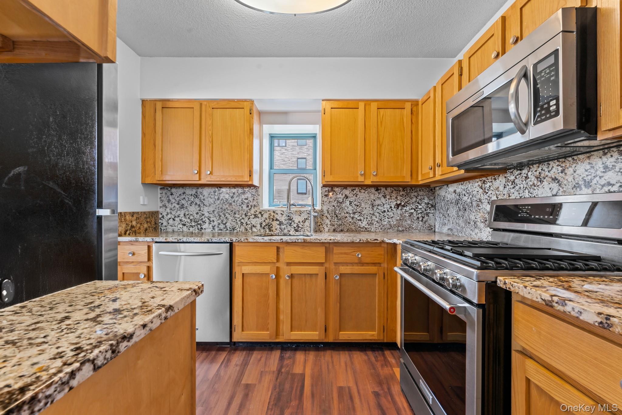 Condo Frederick Douglass  Manhattan, NY 10027, MLS-878983-16