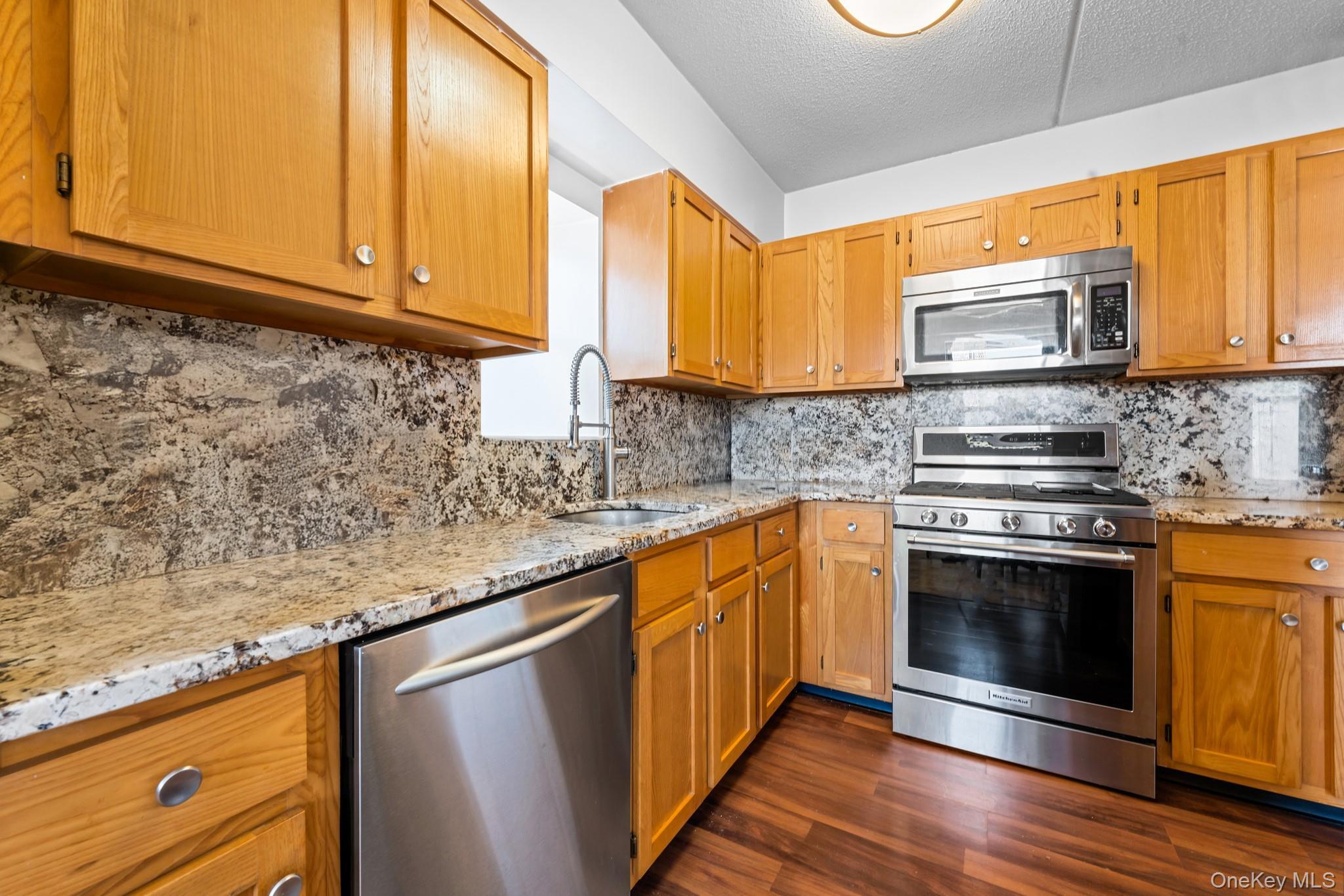 Condo Frederick Douglass  Manhattan, NY 10027, MLS-878983-17