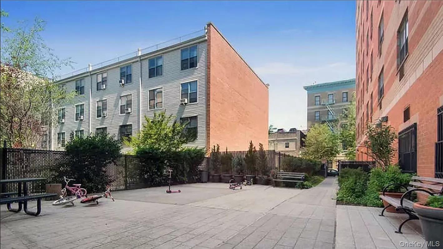 Condo Frederick Douglass  Manhattan, NY 10027, MLS-878983-37