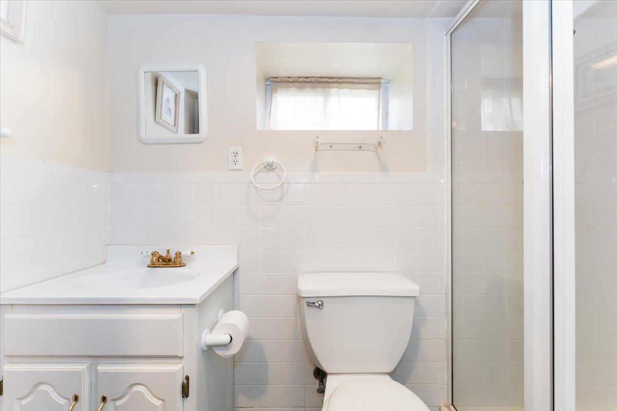 Single Family Waterbury  Bronx, NY 10465, MLS-878998-13